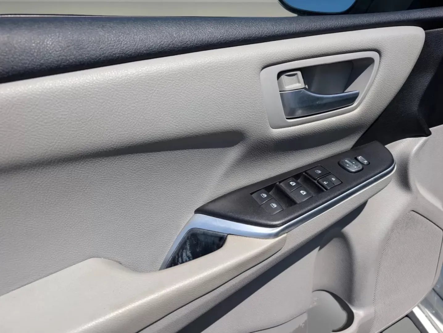 2017 Toyota Camry LE (4T1BF1FK9HU) with an Other engine, located at 7000 Northlake Connector, Columbus, GA, 31904, (706) 987-8085, 32.524975, -84.978134 - **Discover Your Next Adventure with the 2017 Toyota Camry LE - Available Now at Gils Auto!**<br /> <br /> Are you a commuter seeking a reliable vehicle for your daily drives, or a growing family in need of a spacious sedan that combines comfort with safety? Look no further! The 2017 Toyota Camry LE - Photo#8