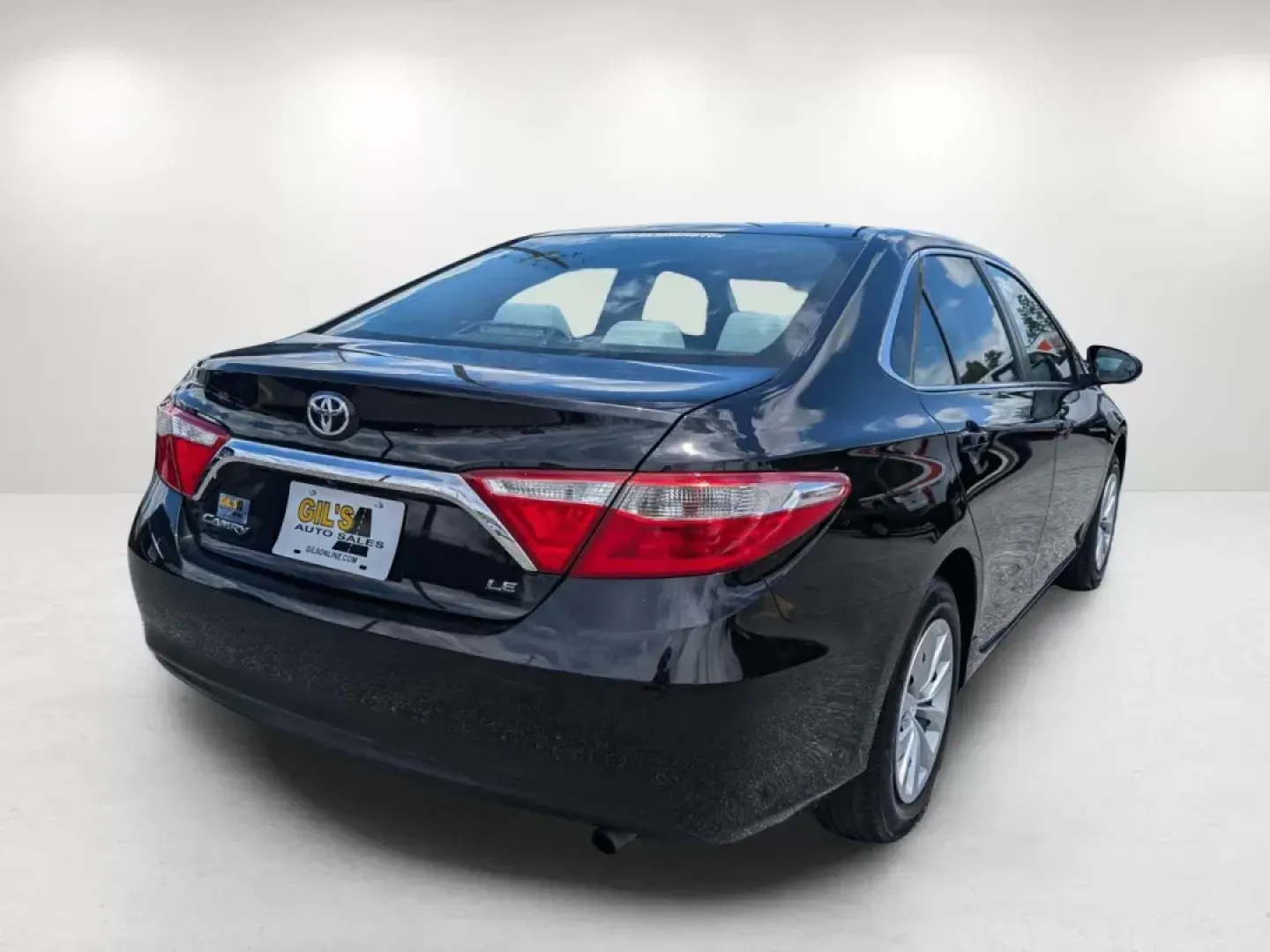 2017 Toyota Camry LE (4T1BF1FK4HU) with an Other engine, located at 5115 14th Ave., Columbus, GA, 31904, (706) 323-0345, 32.511494, -84.971046 - **Experience the Perfect Blend of Comfort and Reliability with the 2017 Toyota Camry LE!** <br /> <br /> Are you searching for a dependable sedan that's perfect for your daily commute, family outings, or weekend adventures? Look no further! The 2017 Toyota Camry LE, available at Gils Auto in Columbu - Photo#4