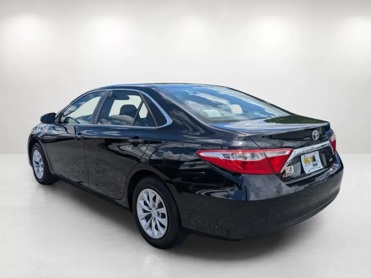 2017 Toyota Camry LE (4T1BF1FK4HU) with an Other engine, located at 5115 14th Ave., Columbus, GA, 31904, (706) 323-0345, 32.511494, -84.971046 - **Experience the Perfect Blend of Comfort and Reliability with the 2017 Toyota Camry LE!** <br /> <br /> Are you searching for a dependable sedan that's perfect for your daily commute, family outings, or weekend adventures? Look no further! The 2017 Toyota Camry LE, available at Gils Auto in Columbu - Photo#6
