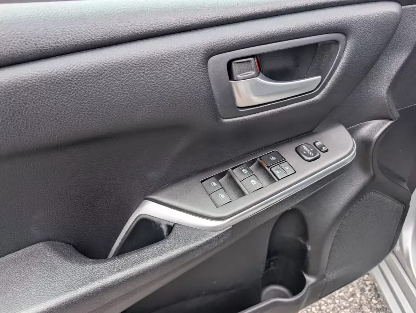 2017 Toyota Camry SE (4T1BF1FK4HU) with an Other engine, located at 3959 U.S. 80 W, Phenix City, AL, 36870, (334) 297-4885, 32.469296, -85.135185 - If you're looking for a reliable sedan that blends style, comfort, and efficiency, then the 2017 Toyota Camry is your perfect companion for daily commutes, family outings, and weekend adventures. This versatile vehicle is ideal for budget-conscious buyers and those seeking a dependable ride, and it' - Photo#8