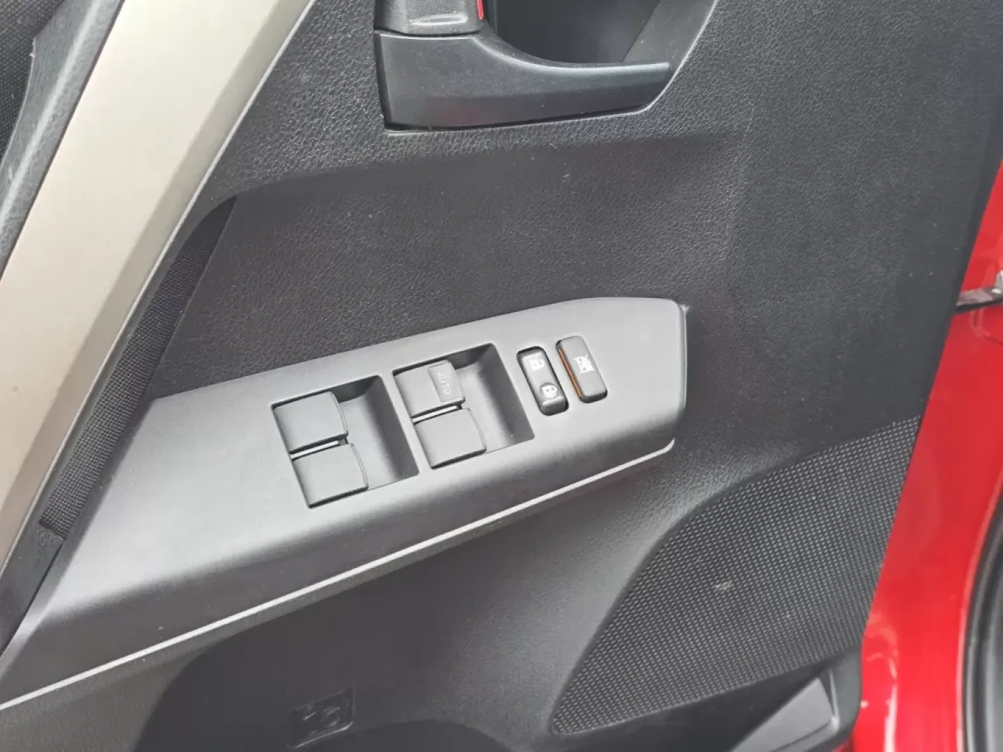 2017 Toyota RAV4 LE (2T3ZFREV7HW) with an Other engine, located at 5115 14th Ave., Columbus, GA, 31904, (706) 323-0345, 32.511494, -84.971046 - Are you ready to elevate your daily commute or embark on weekend adventures with the perfect SUV? Look no further than this stunning 2017 Toyota RAV4 LE, available now at Gils Auto in Phenix City, AL. Designed for both comfort and versatility, this dynamic vehicle is ideal for growing families, budg - Photo#10