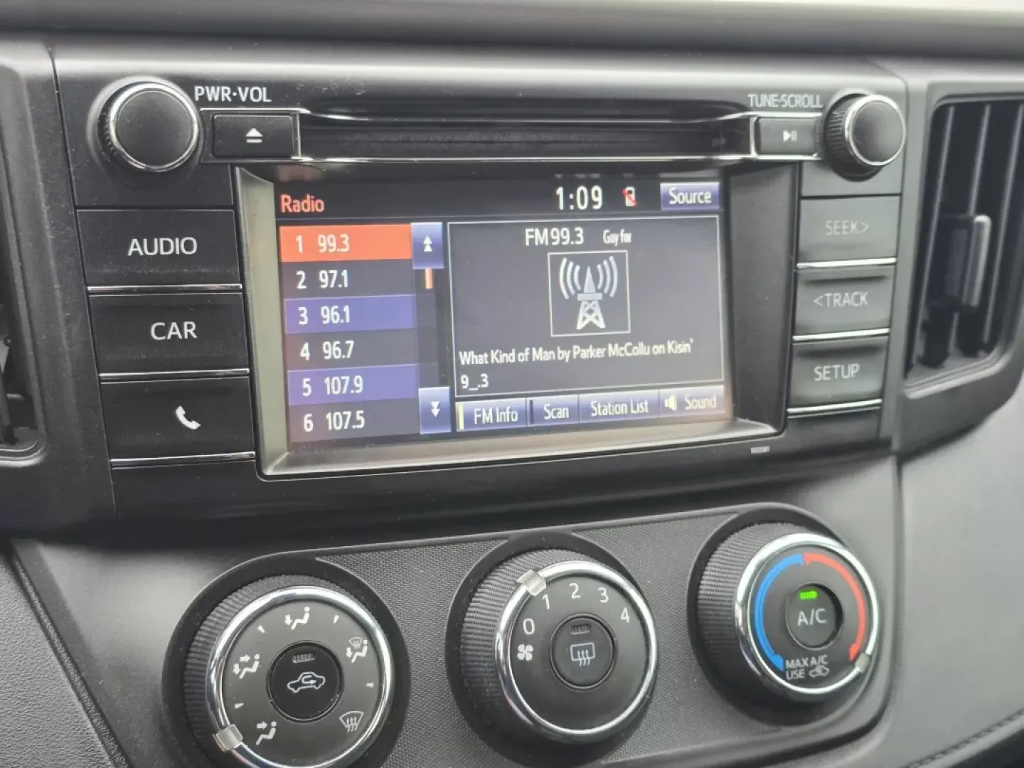 2017 Toyota RAV4 LE (2T3ZFREV7HW) with an Other engine, located at 5115 14th Ave., Columbus, GA, 31904, (706) 323-0345, 32.511494, -84.971046 - Are you ready to elevate your daily commute or embark on weekend adventures with the perfect SUV? Look no further than this stunning 2017 Toyota RAV4 LE, available now at Gils Auto in Phenix City, AL. Designed for both comfort and versatility, this dynamic vehicle is ideal for growing families, budg - Photo#17