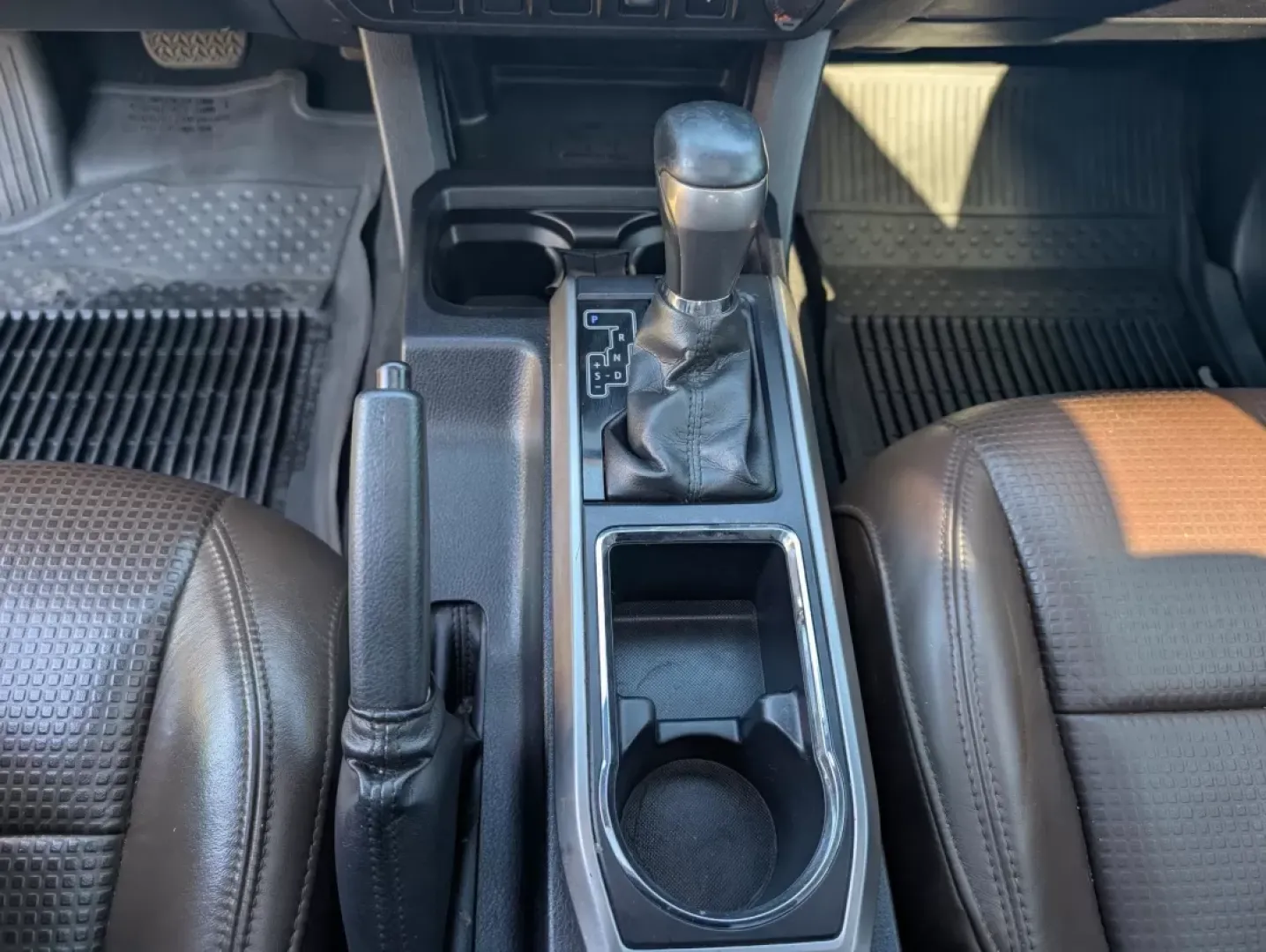 2017 Toyota Tacoma Limited (5TFGZ5AN2HX) with an Other engine, located at 3959 U.S. 80 W, Phenix City, AL, 36870, (334) 297-4885, 32.469296, -85.135185 - **Explore the Great Outdoors with the 2017 Toyota Tacoma Limited Your Perfect Adventure Companion!**<br /> <br /> Are you ready to embrace a lifestyle filled with adventure, whether it's hauling gear for your weekend camping trips or navigating through the urban landscape? The 2017 Toyota Tacoma Li - Photo#12