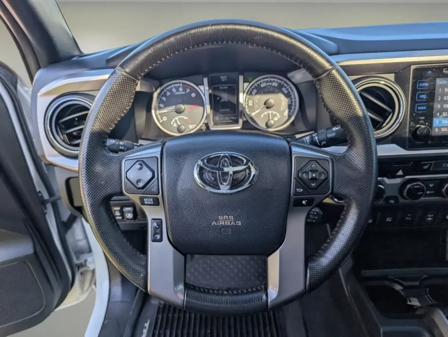 2017 Toyota Tacoma Limited (5TFGZ5AN2HX) with an Other engine, located at 3959 U.S. 80 W, Phenix City, AL, 36870, (334) 297-4885, 32.469296, -85.135185 - **Explore the Great Outdoors with the 2017 Toyota Tacoma Limited Your Perfect Adventure Companion!**<br /> <br /> Are you ready to embrace a lifestyle filled with adventure, whether it's hauling gear for your weekend camping trips or navigating through the urban landscape? The 2017 Toyota Tacoma Li - Photo#15