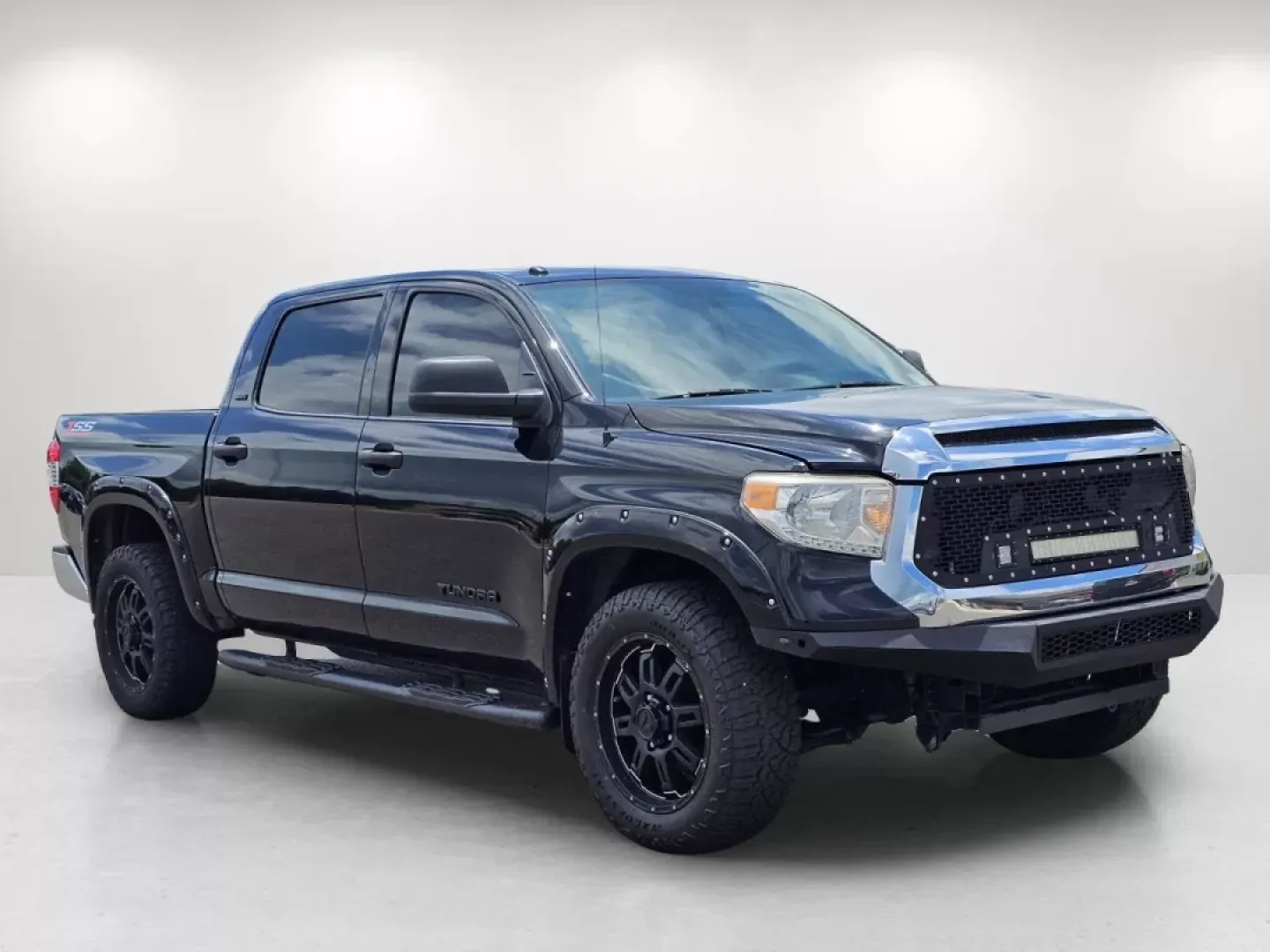 2017 Toyota Tundra 2WD SR5 (5TFEM5F10HX) with an Other engine, located at 521 Old Farm Lane Rd, Prattville, AL, 36066, (334) 325-1505, 32.482460, -86.416367 - **Unleash Your Adventurous Side with the 2017 Toyota Tundra SR5 Crew Cab at Gils Auto in Prattville, AL!**<br /> <br /> Are you ready to elevate your outdoor adventures and weekend getaways? The 2017 Toyota Tundra SR5 Crew Cab is your perfect partner for exploration, offering a blend of rugged capab - Photo#2