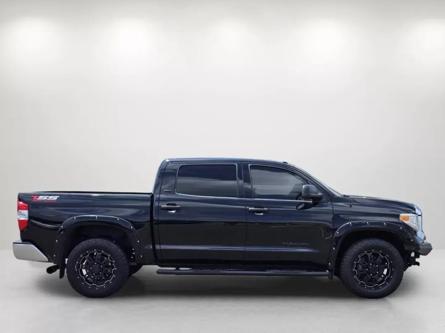 2017 Toyota Tundra 2WD SR5 (5TFEM5F10HX) with an Other engine, located at 521 Old Farm Lane Rd, Prattville, AL, 36066, (334) 325-1505, 32.482460, -86.416367 - **Unleash Your Adventurous Side with the 2017 Toyota Tundra SR5 Crew Cab at Gils Auto in Prattville, AL!**<br /> <br /> Are you ready to elevate your outdoor adventures and weekend getaways? The 2017 Toyota Tundra SR5 Crew Cab is your perfect partner for exploration, offering a blend of rugged capab - Photo#3