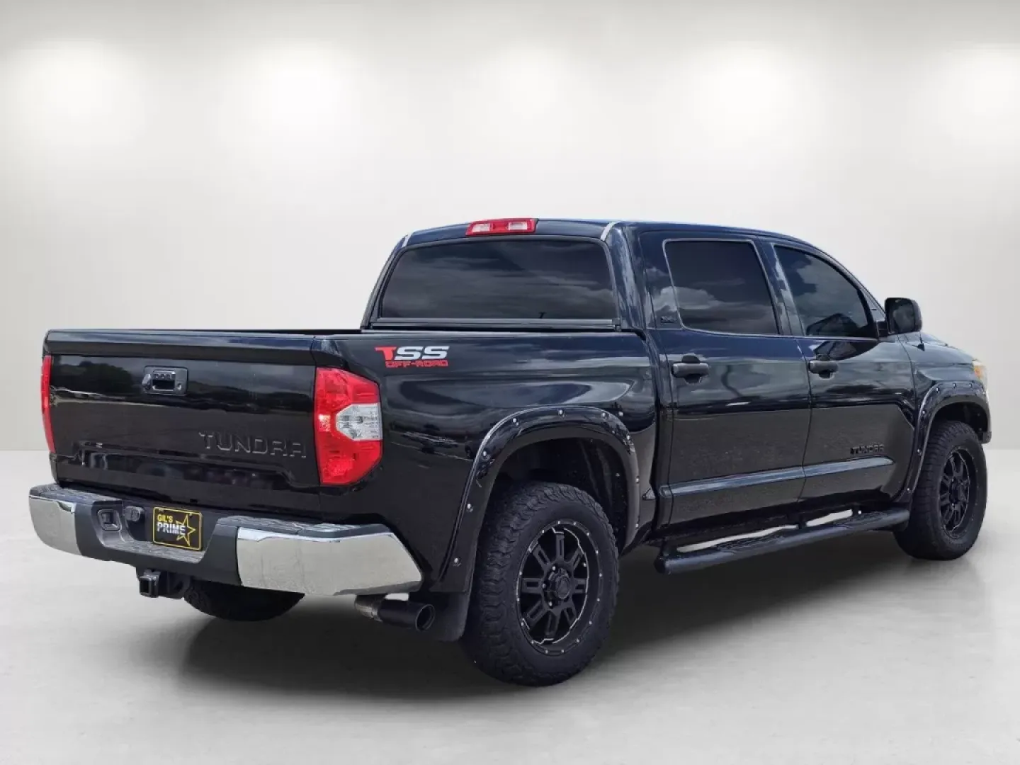 2017 Toyota Tundra 2WD SR5 (5TFEM5F10HX) with an Other engine, located at 521 Old Farm Lane Rd, Prattville, AL, 36066, (334) 325-1505, 32.482460, -86.416367 - **Unleash Your Adventurous Side with the 2017 Toyota Tundra SR5 Crew Cab at Gils Auto in Prattville, AL!**<br /> <br /> Are you ready to elevate your outdoor adventures and weekend getaways? The 2017 Toyota Tundra SR5 Crew Cab is your perfect partner for exploration, offering a blend of rugged capab - Photo#4
