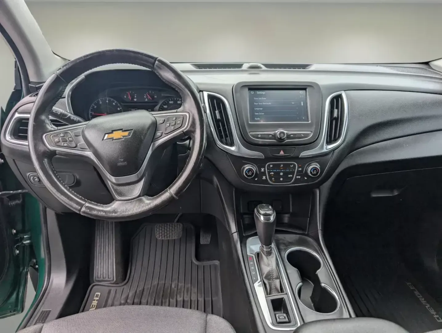 2018 /Jet Black Chevrolet Equinox LT (2GNAXJEV0J6) with an Turbocharged Gas I4 1.5L/ engine, 6-Speed Automatic transmission, located at 5115 14th Ave., Columbus, GA, 31904, (706) 323-0345, 32.511494, -84.971046 - 2018 Chevrolet Equinox LT - Photo#11