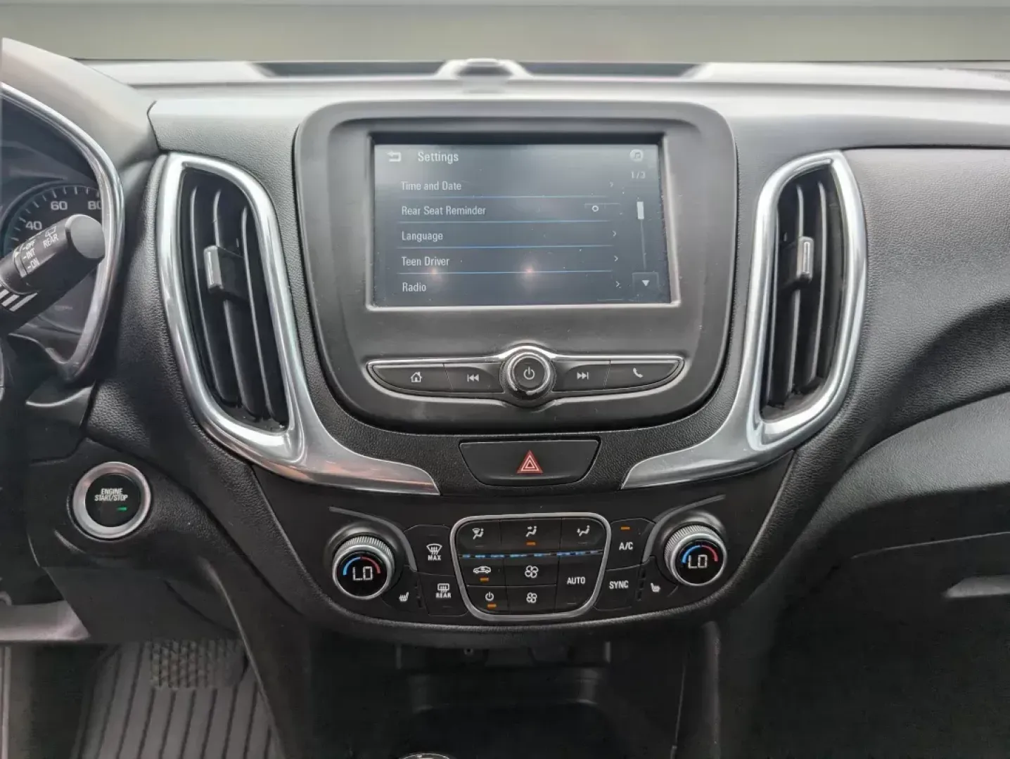2018 /Jet Black Chevrolet Equinox LT (2GNAXJEV0J6) with an Turbocharged Gas I4 1.5L/ engine, 6-Speed Automatic transmission, located at 5115 14th Ave., Columbus, GA, 31904, (706) 323-0345, 32.511494, -84.971046 - 2018 Chevrolet Equinox LT - Photo#13