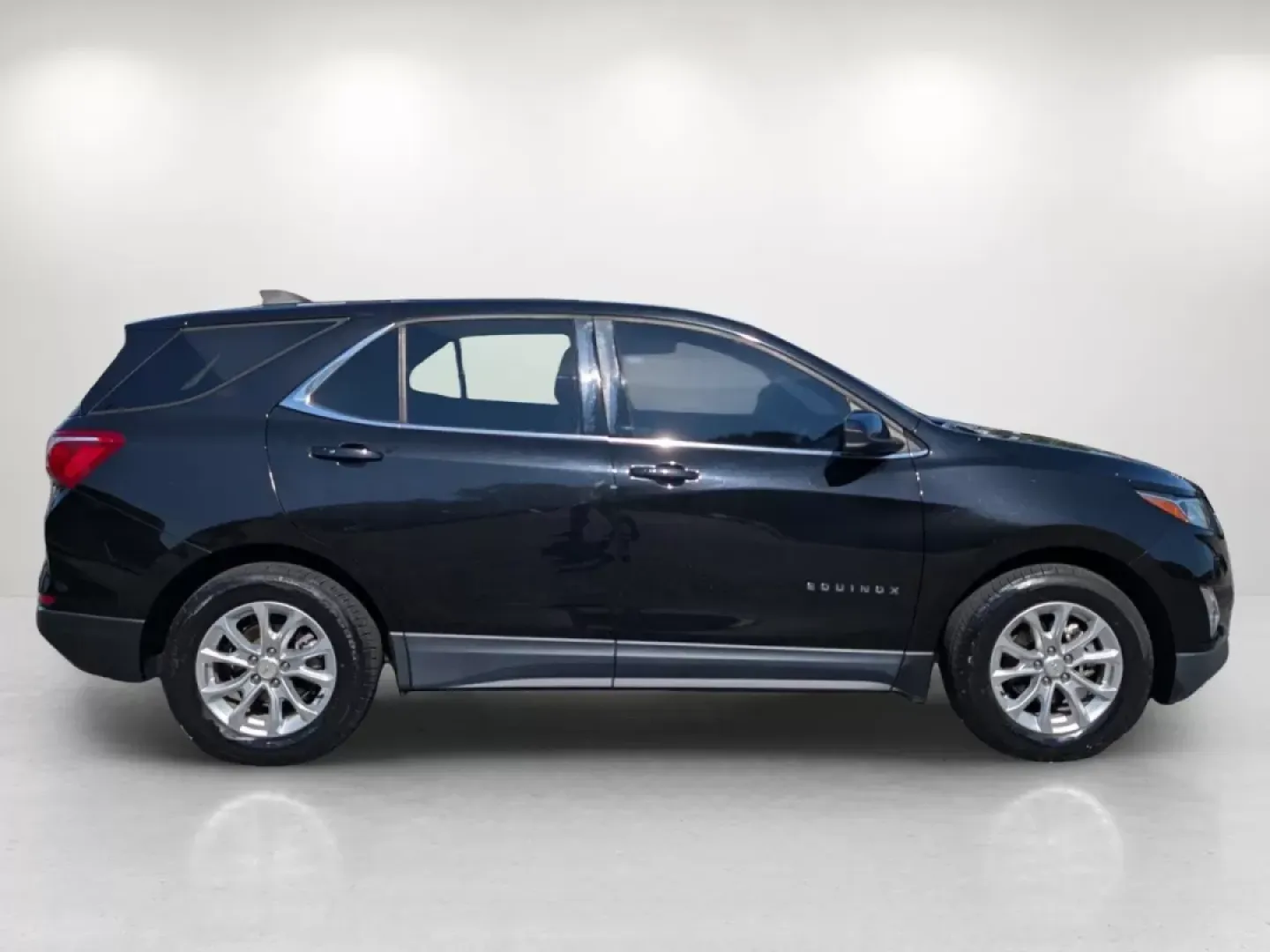 2018 /Jet Black Chevrolet Equinox LT (2GNAXJEVXJ6) with an Other engine, located at 5115 14th Ave., Columbus, GA, 31904, (706) 323-0345, 32.511494, -84.971046 - **Discover Your Next Adventure with the 2018 Chevrolet Equinox LT at Gils Auto in Phenix City, AL!**<br /> <br /> Are you looking for a versatile SUV that fits seamlessly into your lifestyle? The 2018 Chevrolet Equinox LT is the perfect blend of style, functionality, and reliability. Whether you're - Photo#2