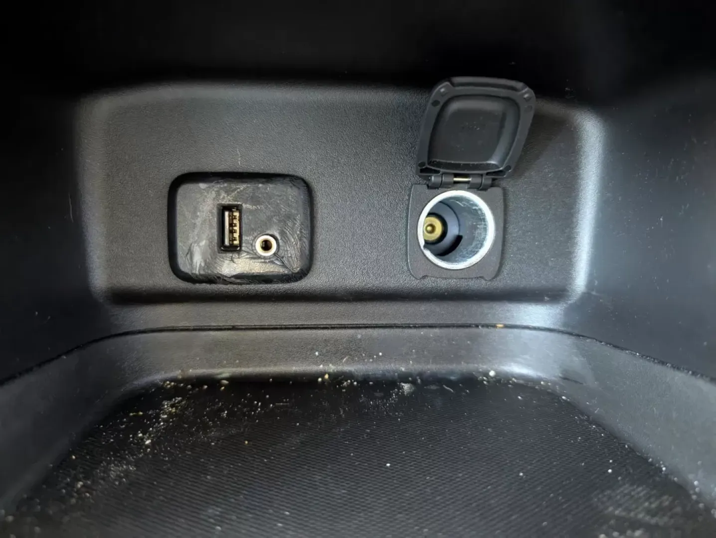 2018 /Jet Black Chevrolet Equinox LT (2GNAXJEVXJ6) with an Other engine, located at 5115 14th Ave., Columbus, GA, 31904, (706) 323-0345, 32.511494, -84.971046 - **Discover Your Next Adventure with the 2018 Chevrolet Equinox LT at Gils Auto in Phenix City, AL!**<br /> <br /> Are you looking for a versatile SUV that fits seamlessly into your lifestyle? The 2018 Chevrolet Equinox LT is the perfect blend of style, functionality, and reliability. Whether you're - Photo#11