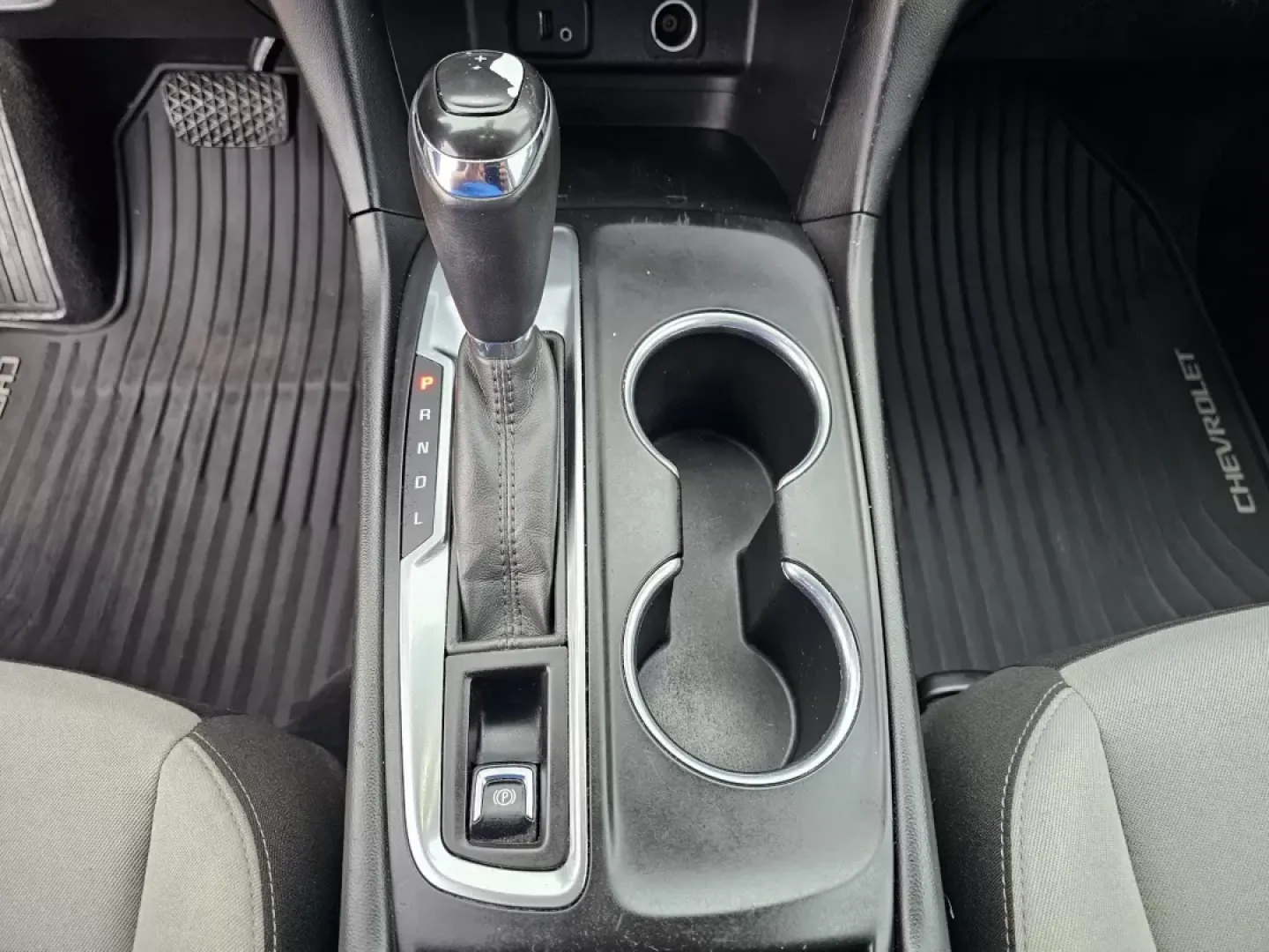 2018 /Medium Ash Gray Chevrolet Equinox LT (2GNAXJEV6J6) with an Other engine, located at 1430 Gateway Drive, Opelika, AL, 36801, (334) 239-0944, 32.637871, -85.409790 - **Adventure Awaits with the 2018 Chevrolet Equinox LT at Gils Auto - Phenix City!**<br /> <br /> Are you a growing family in search of the perfect vehicle that blends comfort, technology, and reliability? Look no further! The 2018 Chevrolet Equinox LT is here at Gils Auto, your trusted **Buy Here Pa - Photo#12