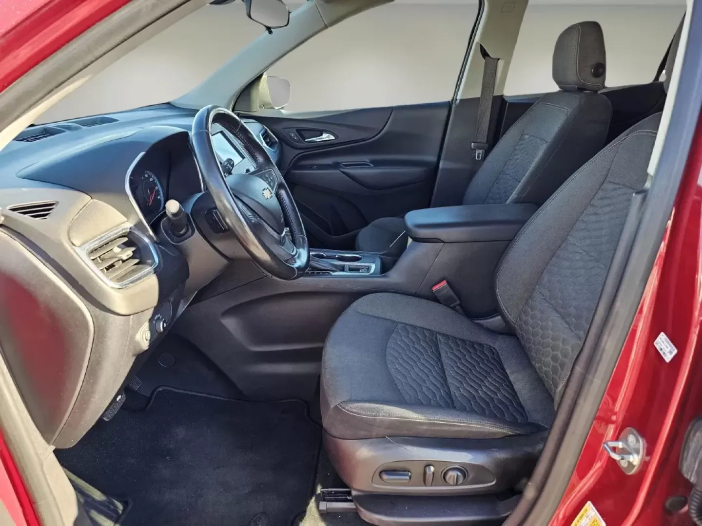 2018 /Jet Black Chevrolet Equinox LT (3GNAXJEV8JS) with an Other engine, located at 521 Old Farm Lane Rd, Prattville, AL, 36066, (334) 325-1505, 32.482460, -86.416367 - **Discover Your Next Adventure with the 2018 Chevrolet Equinox LT at Gils Auto in Phenix City, AL!**<br /> <br /> Are you searching for the perfect vehicle to accommodate your growing family or to enhance your daily commute? Look no further than the 2018 Chevrolet Equinox LT, available now at Gils A - Photo#9