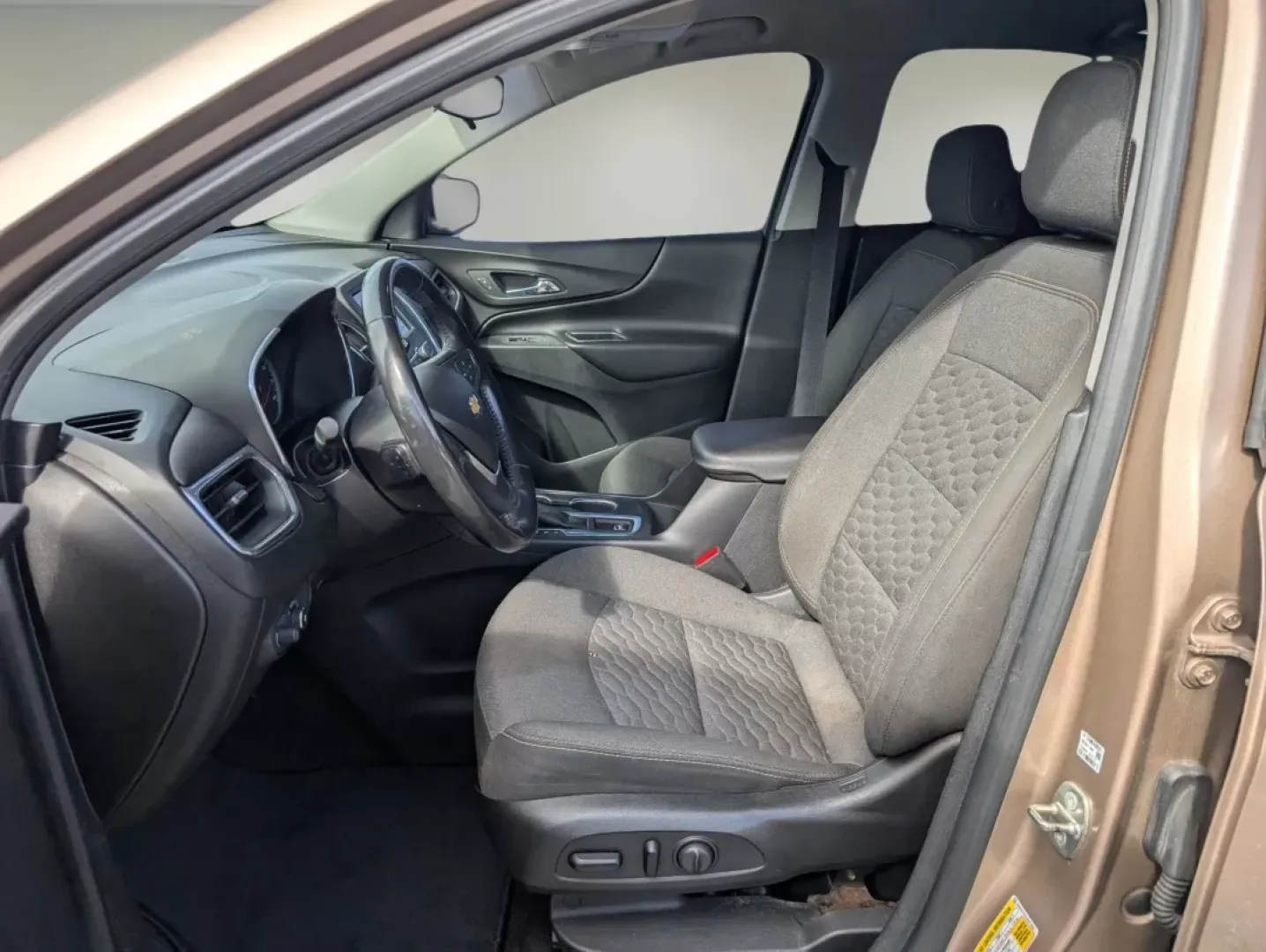 2018 /Jet Black Chevrolet Equinox LT (2GNAXTEX2J6) with an Other engine, located at 1430 Gateway Drive, Opelika, AL, 36801, (334) 239-0944, 32.637871, -85.409790 - **Discover Your Next Adventure with the 2018 Chevrolet Equinox LT!**<br /> <br /> Are you ready to elevate your driving experience? The 2018 Chevrolet Equinox LT is not just a vehicle; it's a lifestyle companion designed for your daily commutes, weekend getaways, and everything in between. With its - Photo#9