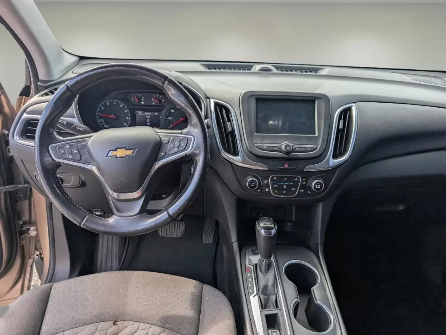 2018 /Jet Black Chevrolet Equinox LT (2GNAXTEX2J6) with an Other engine, located at 1430 Gateway Drive, Opelika, AL, 36801, (334) 239-0944, 32.637871, -85.409790 - **Discover Your Next Adventure with the 2018 Chevrolet Equinox LT!**<br /> <br /> Are you ready to elevate your driving experience? The 2018 Chevrolet Equinox LT is not just a vehicle; it's a lifestyle companion designed for your daily commutes, weekend getaways, and everything in between. With its - Photo#11