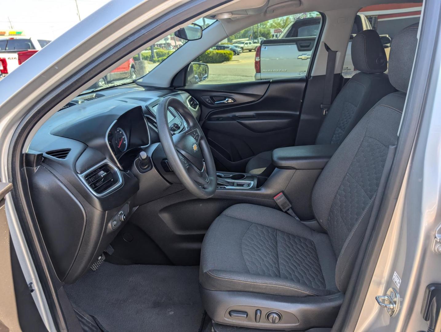 2018 /Jet Black Chevrolet Equinox LT (3GNAXJEV6JS) with an Turbocharged Gas I4 1.5L/ engine, 6-Speed Automatic transmission, located at 3959 U.S. 80 W, Phenix City, AL, 36870, (334) 297-4885, 32.469296, -85.135185 - 2018 Chevrolet Equinox LT - Photo#9