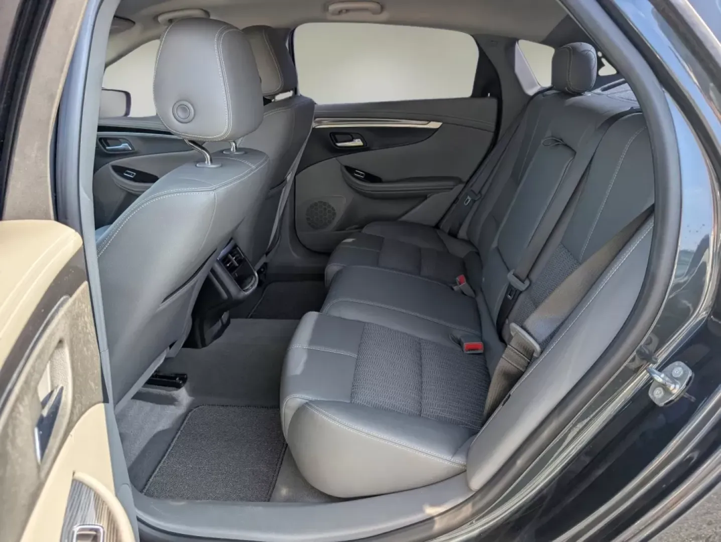 2018 /Jet Black/Dark Titanium Chevrolet Impala LT (2G1105S37J9) with an Other engine, located at 3959 U.S. 80 W, Phenix City, AL, 36870, (334) 297-4885, 32.469296, -85.135185 - **Discover Your Next Adventure with the 2018 Chevrolet Impala LT at Gils Auto!**<br /> <br /> Are you searching for a reliable sedan that perfectly balances style, comfort, and advanced technology? Look no further than this stunning 2018 Chevrolet Impala LT, now available at Gils Auto in Phenix City - Photo#11