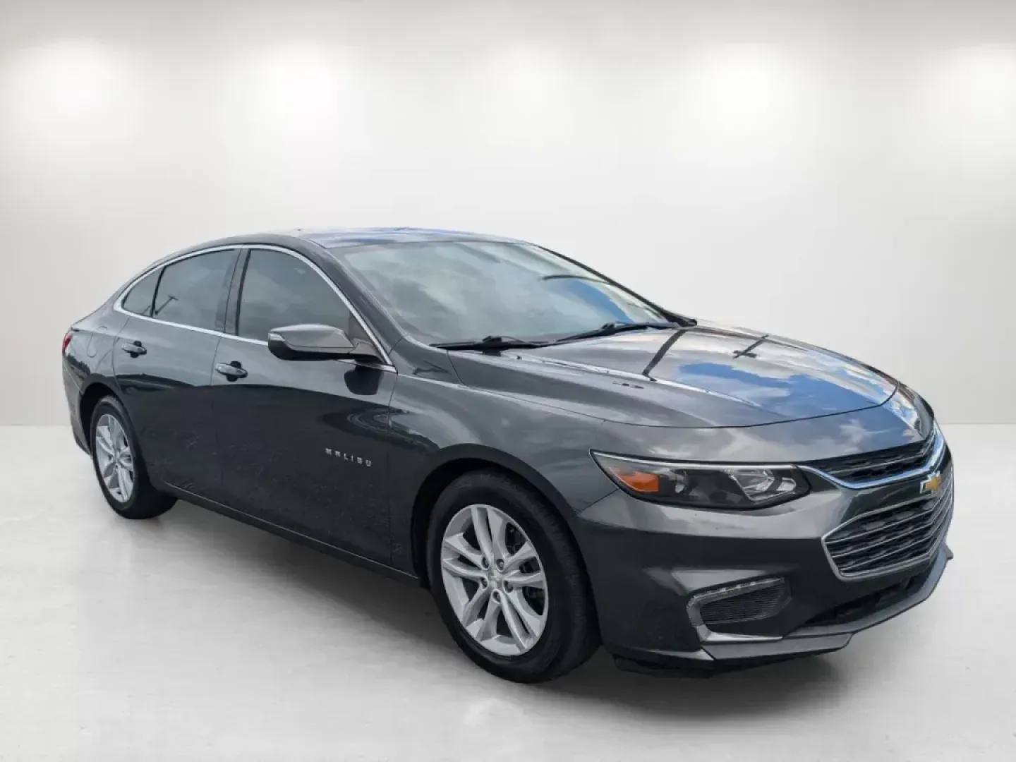2018 /Jet Black Chevrolet Malibu LT (1G1ZD5ST3JF) with an Other engine, located at 5115 14th Ave., Columbus, GA, 31904, (706) 323-0345, 32.511494, -84.971046 - **Experience the Open Road with the 2018 Chevrolet Malibu LT from Gils Auto - Columbus**<br /> <br /> Are you looking for a reliable sedan that fits seamlessly into your daily routine? Whether you're commuting through Columbus or planning a weekend getaway, the 2018 Chevrolet Malibu LT is your perfe - Photo#2