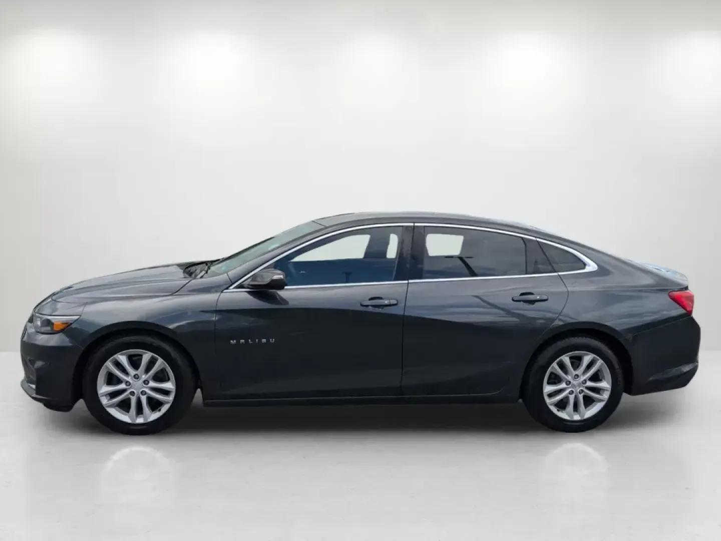 2018 /Jet Black Chevrolet Malibu LT (1G1ZD5ST3JF) with an Other engine, located at 5115 14th Ave., Columbus, GA, 31904, (706) 323-0345, 32.511494, -84.971046 - **Experience the Open Road with the 2018 Chevrolet Malibu LT from Gils Auto - Columbus**<br /> <br /> Are you looking for a reliable sedan that fits seamlessly into your daily routine? Whether you're commuting through Columbus or planning a weekend getaway, the 2018 Chevrolet Malibu LT is your perfe - Photo#7