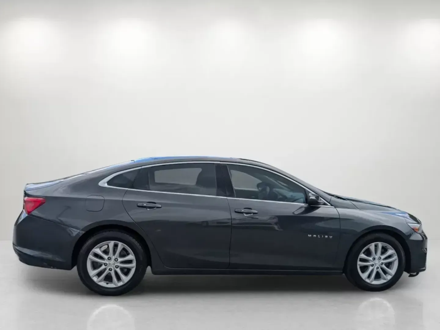 2018 /Jet Black Chevrolet Malibu LT (1G1ZD5ST3JF) with an Other engine, located at 5115 14th Ave., Columbus, GA, 31904, (706) 323-0345, 32.511494, -84.971046 - **Experience the Open Road with the 2018 Chevrolet Malibu LT from Gils Auto - Columbus**<br /> <br /> Are you looking for a reliable sedan that fits seamlessly into your daily routine? Whether you're commuting through Columbus or planning a weekend getaway, the 2018 Chevrolet Malibu LT is your perfe - Photo#18