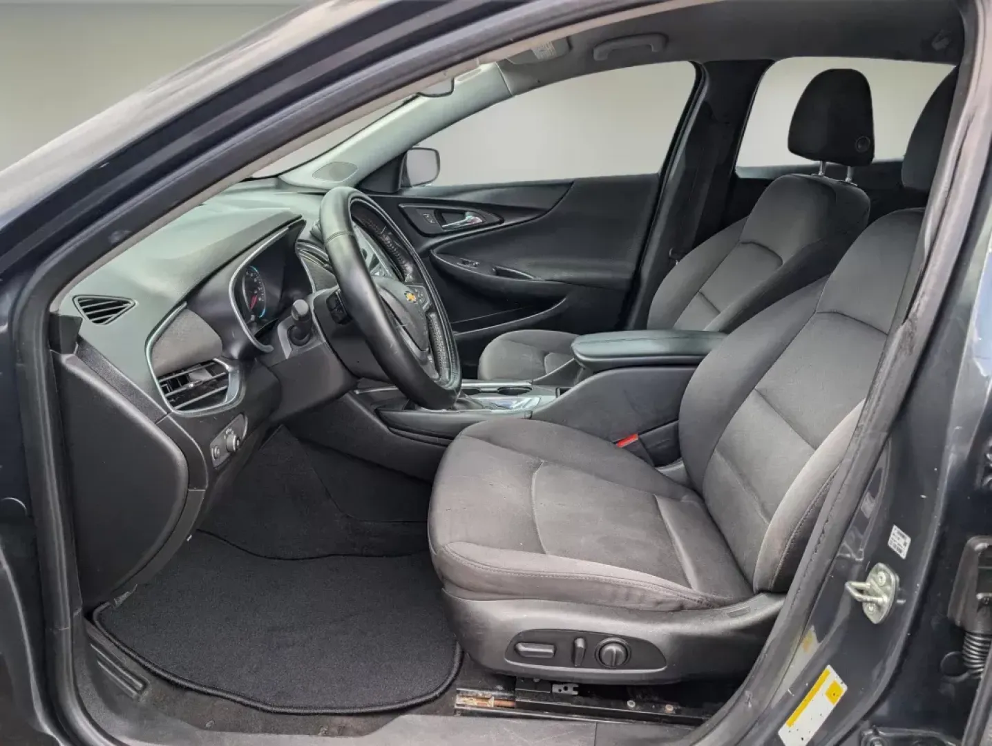 2018 /Jet Black Chevrolet Malibu LT (1G1ZD5ST3JF) with an Other engine, located at 5115 14th Ave., Columbus, GA, 31904, (706) 323-0345, 32.511494, -84.971046 - **Experience the Open Road with the 2018 Chevrolet Malibu LT from Gils Auto - Columbus**<br /> <br /> Are you looking for a reliable sedan that fits seamlessly into your daily routine? Whether you're commuting through Columbus or planning a weekend getaway, the 2018 Chevrolet Malibu LT is your perfe - Photo#39