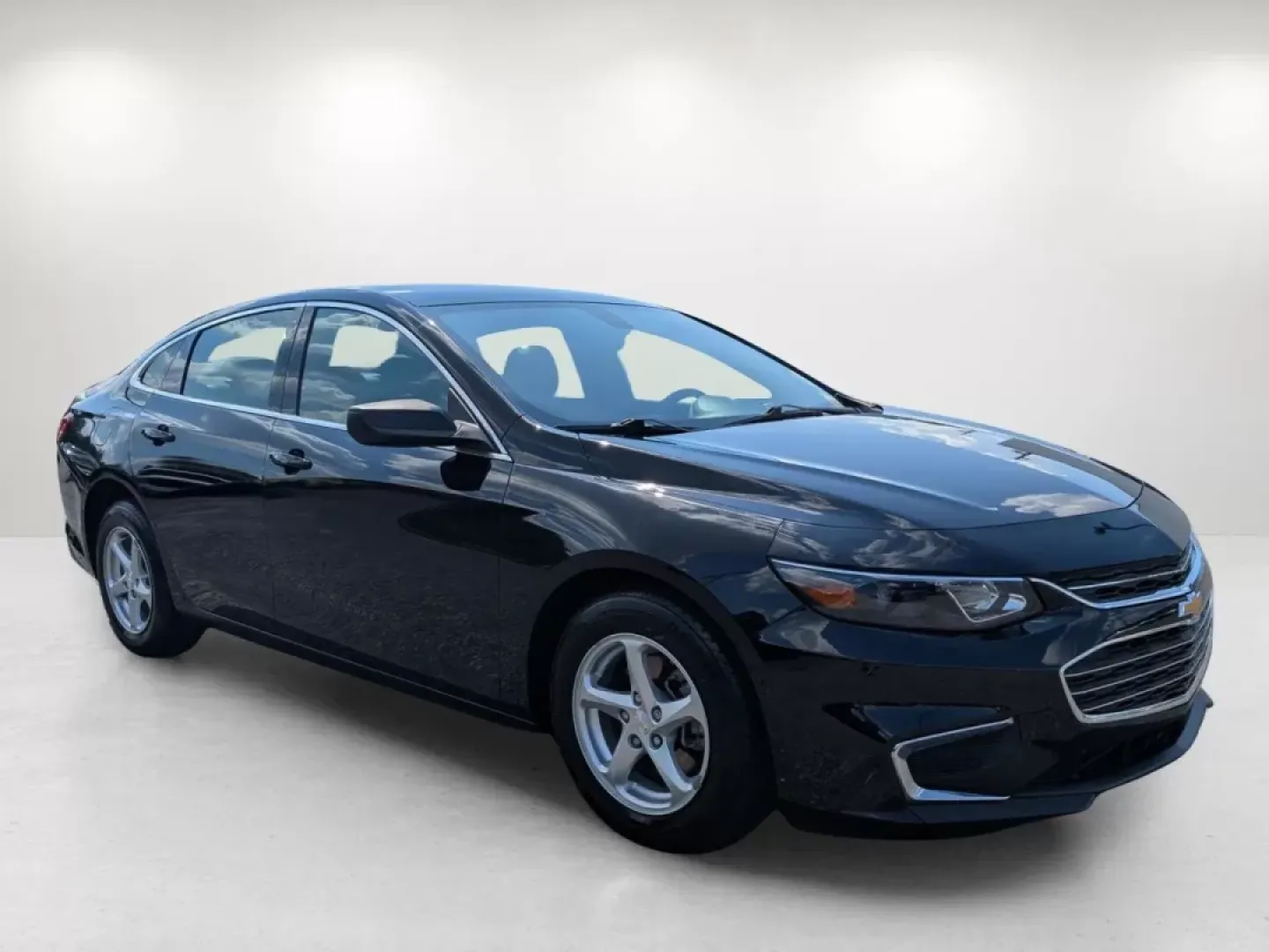 2018 /Jet Black Chevrolet Malibu LS (1G1ZB5ST2JF) with an Other engine, located at 5115 14th Ave., Columbus, GA, 31904, (706) 323-0345, 32.511494, -84.971046 - **Drive Your Future with the 2018 Chevrolet Malibu LS at Gils Auto!**<br /> <br /> If you're searching for a versatile vehicle that perfectly blends comfort, style, and technology, look no further than the 2018 Chevrolet Malibu LS available at Gils Auto in Phenix City, AL. Whether you're commuting t - Photo#2