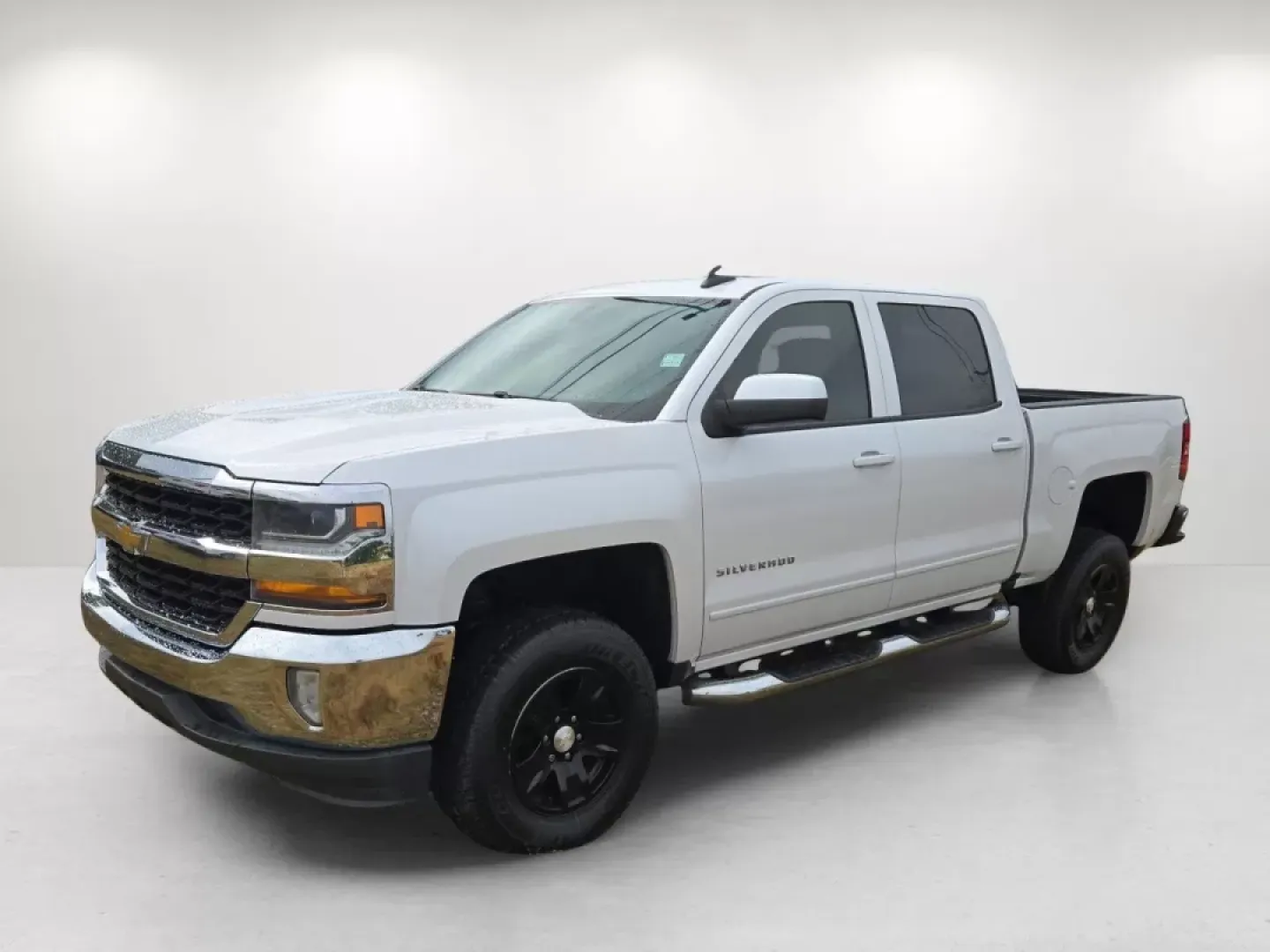 2018 /Jet Black Chevrolet Silverado 1500 LT (3GCPCREC2JG) with an Other engine, located at 3959 U.S. 80 W, Phenix City, AL, 36870, (334) 297-4885, 32.469296, -85.135185 - Experience adventure and versatility with this stunning 2018 Chevrolet Silverado 1500 LT, now available at Gils Auto, located at 3959 U.S. 80 W, Phenix City, AL 36870. This versatile pickup is perfect for weekend adventures, family road trips, or daily commutes, making it an ideal choice for those w - Photo#1