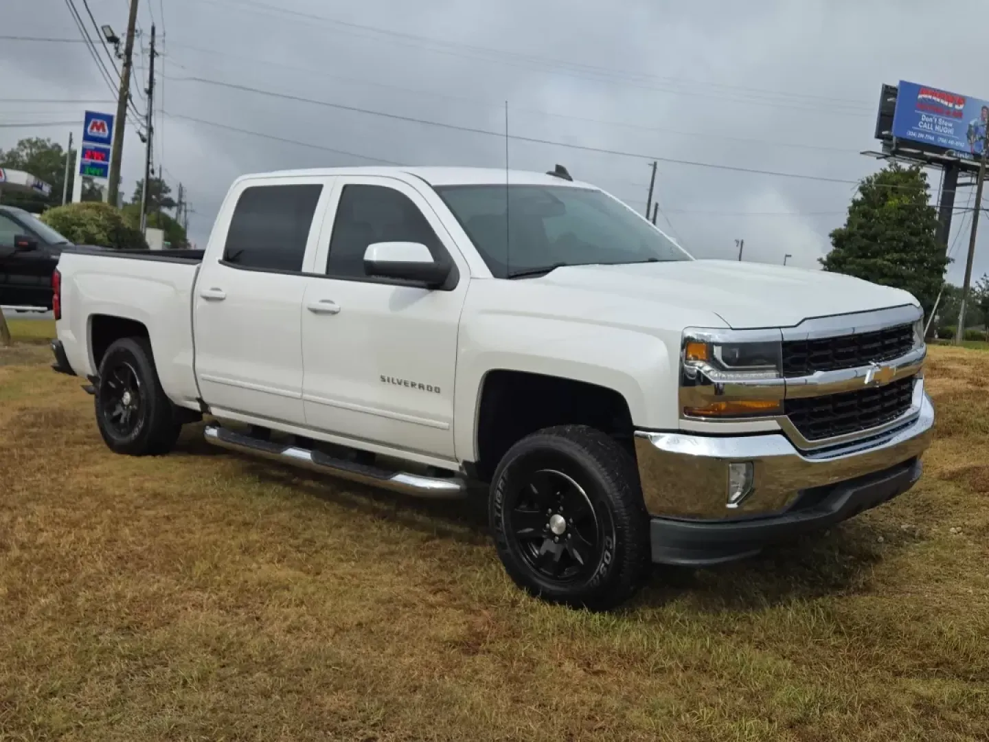 2018 /Jet Black Chevrolet Silverado 1500 LT (3GCPCREC2JG) with an Other engine, located at 3959 U.S. 80 W, Phenix City, AL, 36870, (334) 297-4885, 32.469296, -85.135185 - Experience adventure and versatility with this stunning 2018 Chevrolet Silverado 1500 LT, now available at Gils Auto, located at 3959 U.S. 80 W, Phenix City, AL 36870. This versatile pickup is perfect for weekend adventures, family road trips, or daily commutes, making it an ideal choice for those w - Photo#4