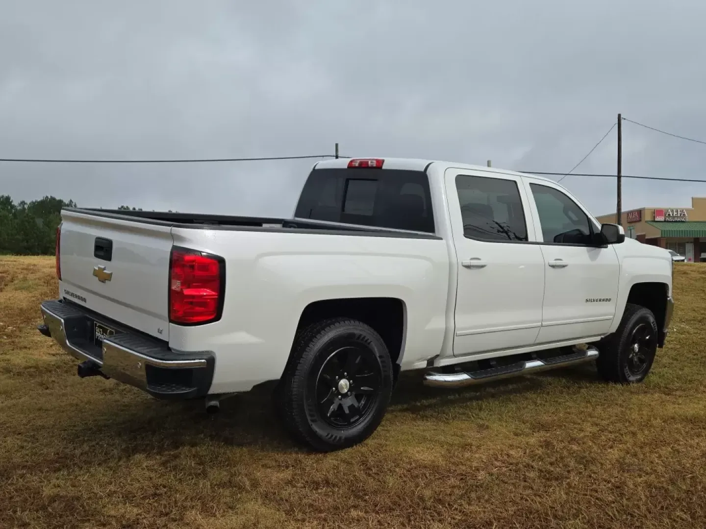 2018 /Jet Black Chevrolet Silverado 1500 LT (3GCPCREC2JG) with an Other engine, located at 3959 U.S. 80 W, Phenix City, AL, 36870, (334) 297-4885, 32.469296, -85.135185 - Experience adventure and versatility with this stunning 2018 Chevrolet Silverado 1500 LT, now available at Gils Auto, located at 3959 U.S. 80 W, Phenix City, AL 36870. This versatile pickup is perfect for weekend adventures, family road trips, or daily commutes, making it an ideal choice for those w - Photo#6