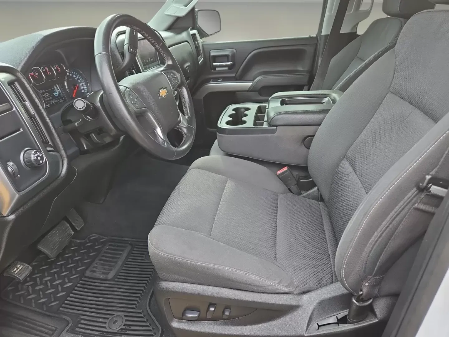 2018 /Jet Black Chevrolet Silverado 1500 LT (3GCPCREC2JG) with an Other engine, located at 3959 U.S. 80 W, Phenix City, AL, 36870, (334) 297-4885, 32.469296, -85.135185 - Experience adventure and versatility with this stunning 2018 Chevrolet Silverado 1500 LT, now available at Gils Auto, located at 3959 U.S. 80 W, Phenix City, AL 36870. This versatile pickup is perfect for weekend adventures, family road trips, or daily commutes, making it an ideal choice for those w - Photo#12