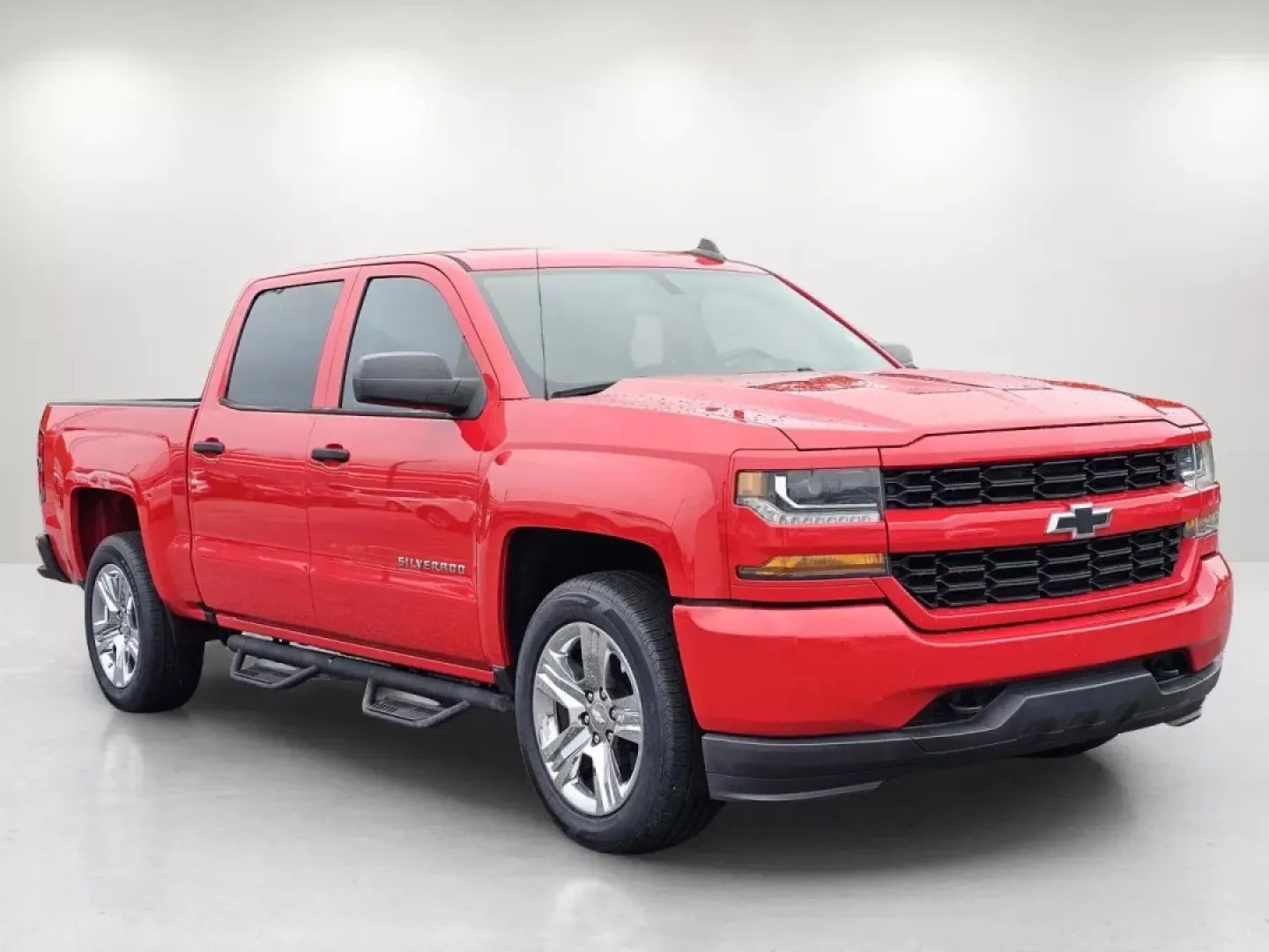 2018 /Dark Ash with Jet Black Interior Accents Chevrolet Silverado 1500 Custom (3GCPCPEC8JG) with an Other engine, located at 1430 Gateway Drive, Opelika, AL, 36801, (334) 239-0944, 32.637871, -85.409790 - **Elevate Your Adventures with the 2018 Chevrolet Silverado 1500 Crew Cab - Your Perfect Pickup for Every Lifestyle!**<br /> <br /> Are you ready to take on the road with confidence? The 2018 Chevrolet Silverado 1500, available at Gils Auto in Phenix City, AL, is designed for those who crave adventu - Photo#2