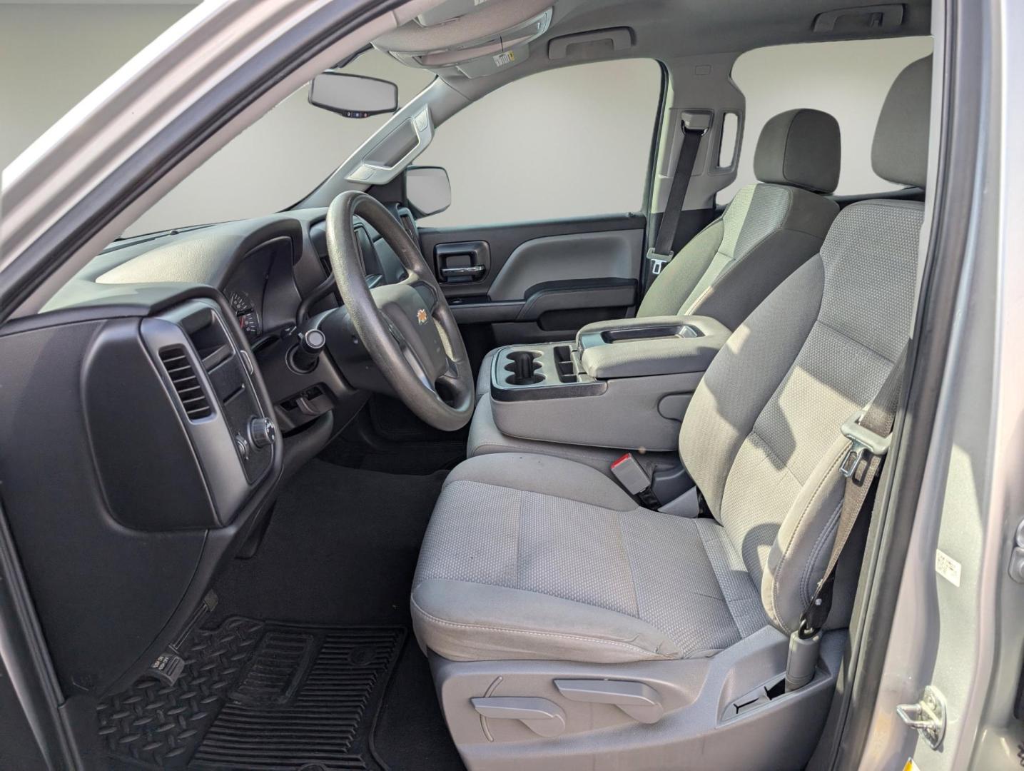 2018 /Dark Ash with Jet Black Interior Accents Chevrolet Silverado 1500 Custom (3GCPCPEC8JG) with an Gas V8 5.3L/325 engine, 6-Speed Automatic transmission, located at 3959 U.S. 80 W, Phenix City, AL, 36870, (334) 297-4885, 32.469296, -85.135185 - 2018 Chevrolet Silverado 1500 Custom - Photo#10