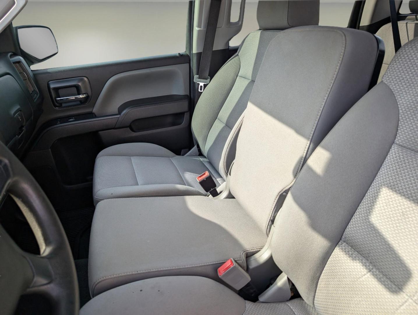 2018 /Dark Ash with Jet Black Interior Accents Chevrolet Silverado 1500 Custom (3GCPCPEC8JG) with an Gas V8 5.3L/325 engine, 6-Speed Automatic transmission, located at 3959 U.S. 80 W, Phenix City, AL, 36870, (334) 297-4885, 32.469296, -85.135185 - 2018 Chevrolet Silverado 1500 Custom - Photo#11