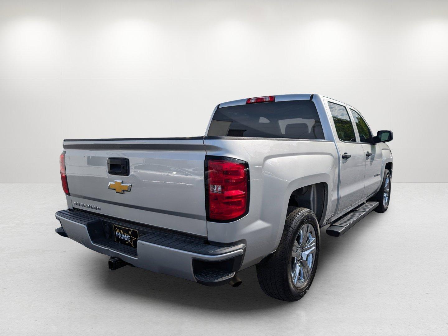 2018 /Dark Ash with Jet Black Interior Accents Chevrolet Silverado 1500 Custom (3GCPCPEC8JG) with an Gas V8 5.3L/325 engine, 6-Speed Automatic transmission, located at 3959 U.S. 80 W, Phenix City, AL, 36870, (334) 297-4885, 32.469296, -85.135185 - 2018 Chevrolet Silverado 1500 Custom - Photo#4