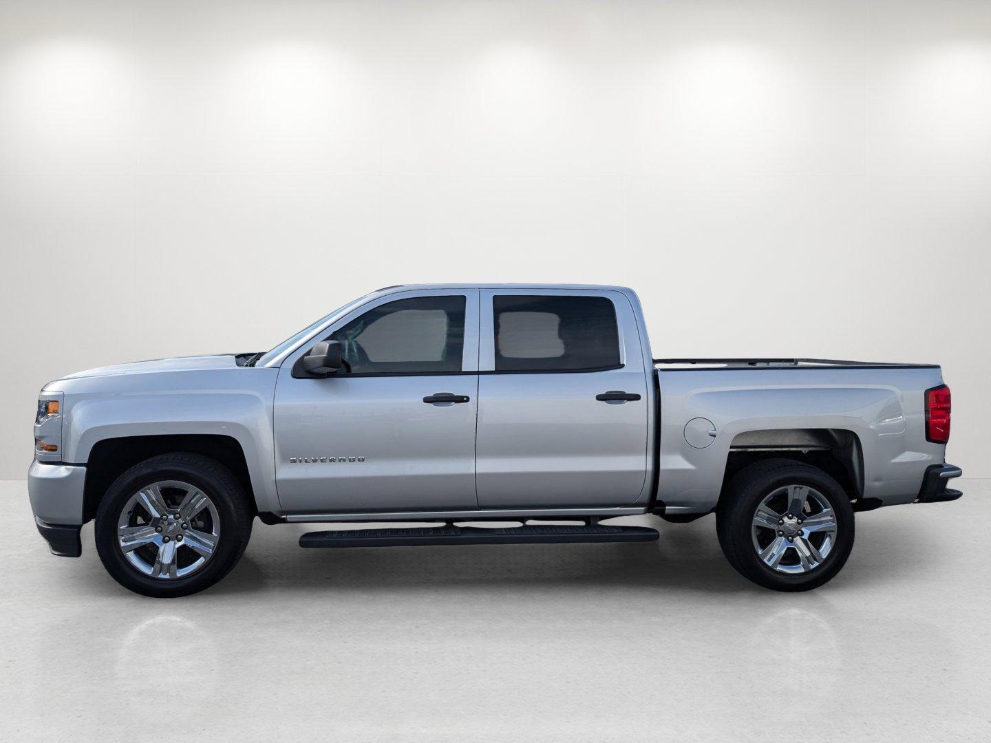 2018 /Dark Ash with Jet Black Interior Accents Chevrolet Silverado 1500 Custom (3GCPCPEC8JG) with an Gas V8 5.3L/325 engine, 6-Speed Automatic transmission, located at 3959 U.S. 80 W, Phenix City, AL, 36870, (334) 297-4885, 32.469296, -85.135185 - 2018 Chevrolet Silverado 1500 Custom - Photo#7