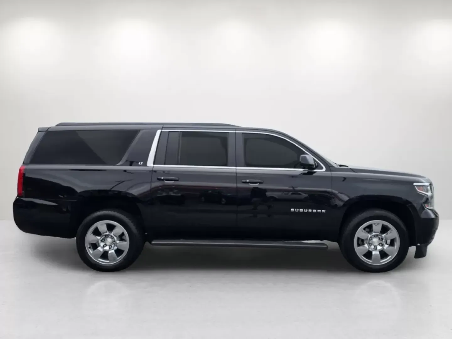 2018 /Jet Black/Dark Ash Chevrolet Suburban LT (1GNSCHKC3JR) with an Other engine, located at 3959 U.S. 80 W, Phenix City, AL, 36870, (334) 297-4885, 32.469296, -85.135185 - **Elevate Your Family Adventures with the 2018 Chevrolet Suburban LT in Prattville, AL!**<br /> <br /> Are you looking for the perfect vehicle for family road trips, weekend getaways, or just daily commutes? Look no further than the stunning 2018 Chevrolet Suburban LT, available now at Gils Auto Pr - Photo#3