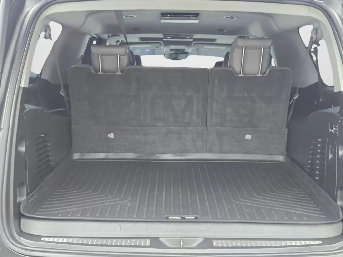 2018 /Jet Black/Dark Ash Chevrolet Suburban LT (1GNSCHKC3JR) with an Other engine, located at 3959 U.S. 80 W, Phenix City, AL, 36870, (334) 297-4885, 32.469296, -85.135185 - **Elevate Your Family Adventures with the 2018 Chevrolet Suburban LT in Prattville, AL!**<br /> <br /> Are you looking for the perfect vehicle for family road trips, weekend getaways, or just daily commutes? Look no further than the stunning 2018 Chevrolet Suburban LT, available now at Gils Auto Pr - Photo#8