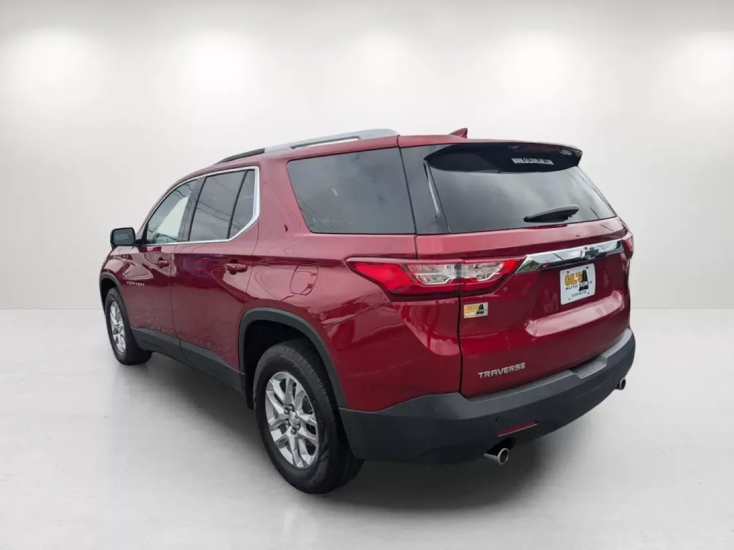 2018 /Dark Atmosphere/Medium Ash Gray Chevrolet Traverse LT Cloth (1GNERGKW2JJ) with an Other engine, located at 804 22nd Ave, Phenix City, AL, 36870, (334) 297-1860, 32.484749, -85.024475 - Are you ready to elevate your family adventures and weekend getaways? Look no further than this stunning 2018 Chevrolet Traverse LT, expertly crafted for families that crave comfort, safety, and functionality. At Gils Auto, located at 3959 U.S. 80 W, Phenix City, AL 36870, we cater to a diverse rang - Photo#6