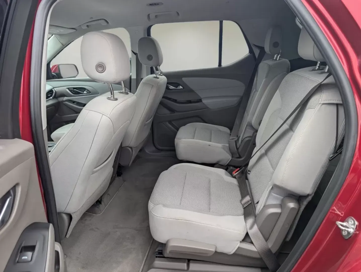 2018 /Dark Atmosphere/Medium Ash Gray Chevrolet Traverse LT Cloth (1GNERGKW2JJ) with an Other engine, located at 804 22nd Ave, Phenix City, AL, 36870, (334) 297-1860, 32.484749, -85.024475 - Are you ready to elevate your family adventures and weekend getaways? Look no further than this stunning 2018 Chevrolet Traverse LT, expertly crafted for families that crave comfort, safety, and functionality. At Gils Auto, located at 3959 U.S. 80 W, Phenix City, AL 36870, we cater to a diverse rang - Photo#10