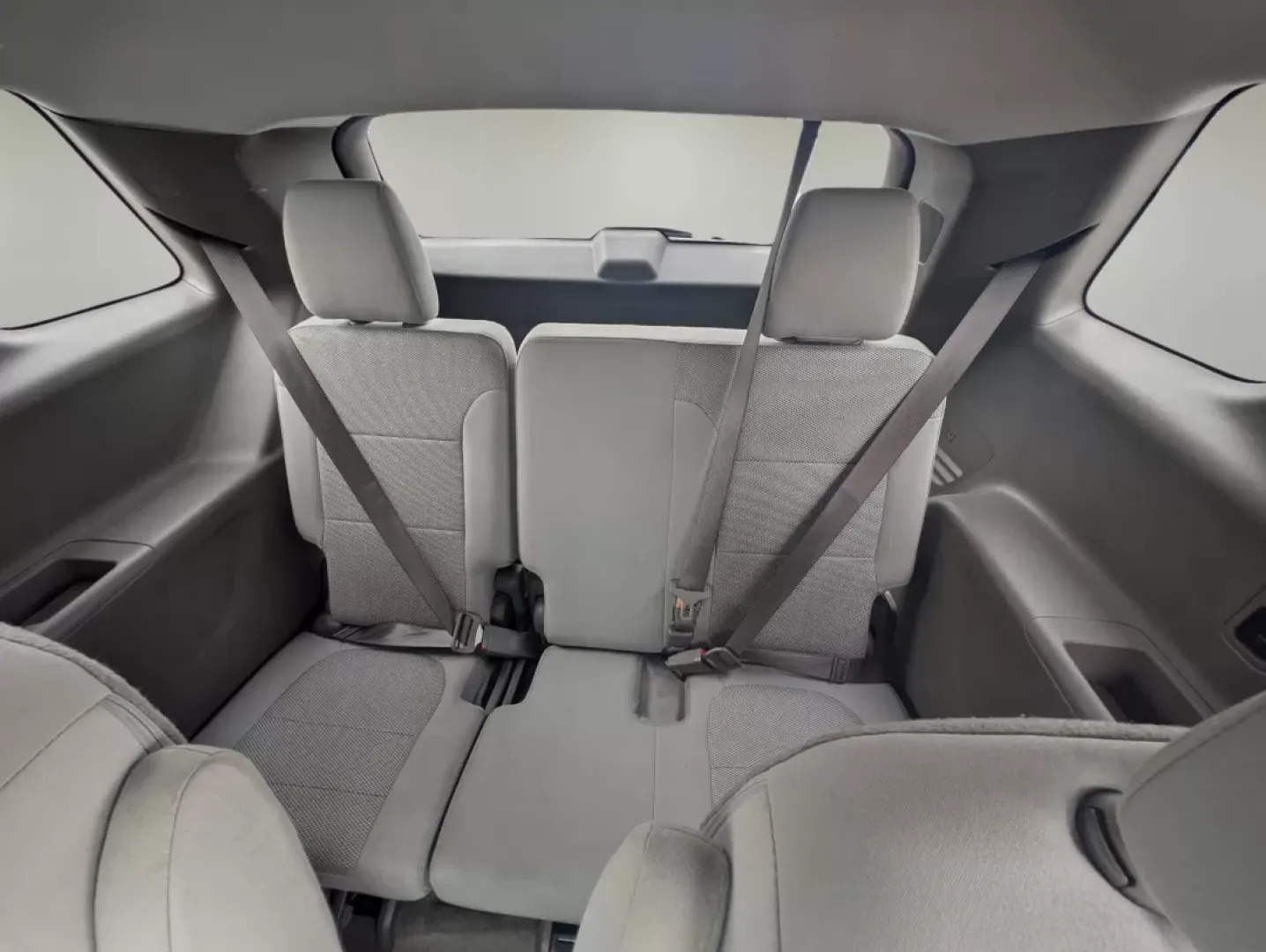 2018 /Dark Atmosphere/Medium Ash Gray Chevrolet Traverse LT Cloth (1GNERGKW2JJ) with an Other engine, located at 804 22nd Ave, Phenix City, AL, 36870, (334) 297-1860, 32.484749, -85.024475 - Are you ready to elevate your family adventures and weekend getaways? Look no further than this stunning 2018 Chevrolet Traverse LT, expertly crafted for families that crave comfort, safety, and functionality. At Gils Auto, located at 3959 U.S. 80 W, Phenix City, AL 36870, we cater to a diverse rang - Photo#11