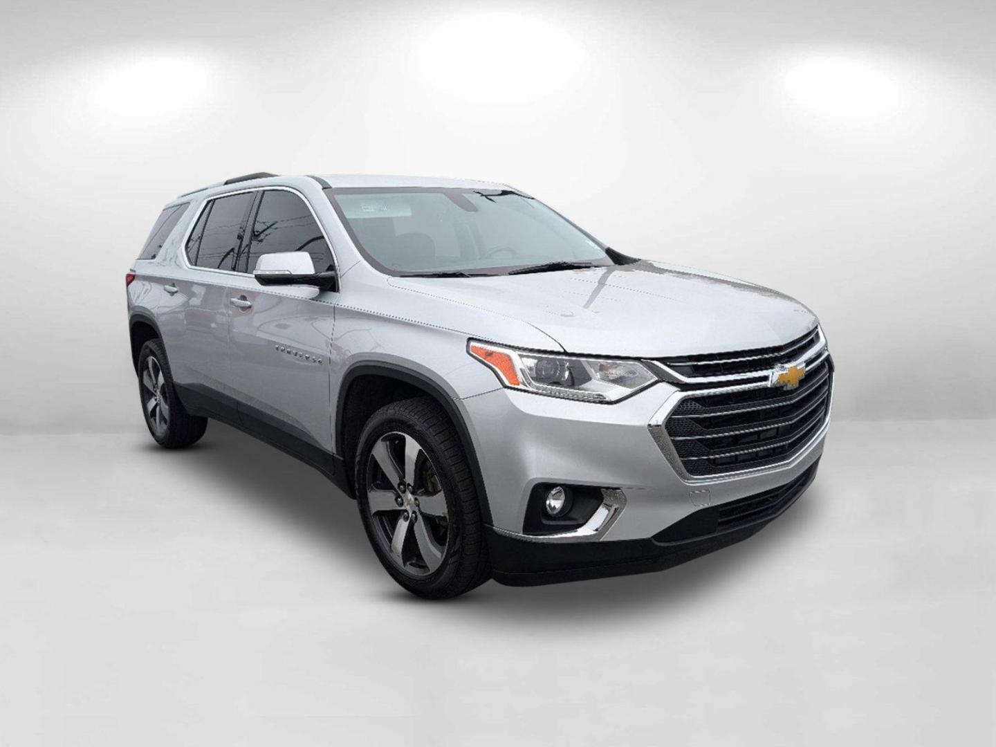 2018 /Jet Black Chevrolet Traverse LT Leather (1GNERHKW8JJ) with an Gas V6 3.6L/ engine, 9-Speed Automatic transmission, located at 3959 U.S. 80 W, Phenix City, AL, 36870, (334) 297-4885, 32.469296, -85.135185 - 2018 Chevrolet Traverse LT Leather - Photo#3