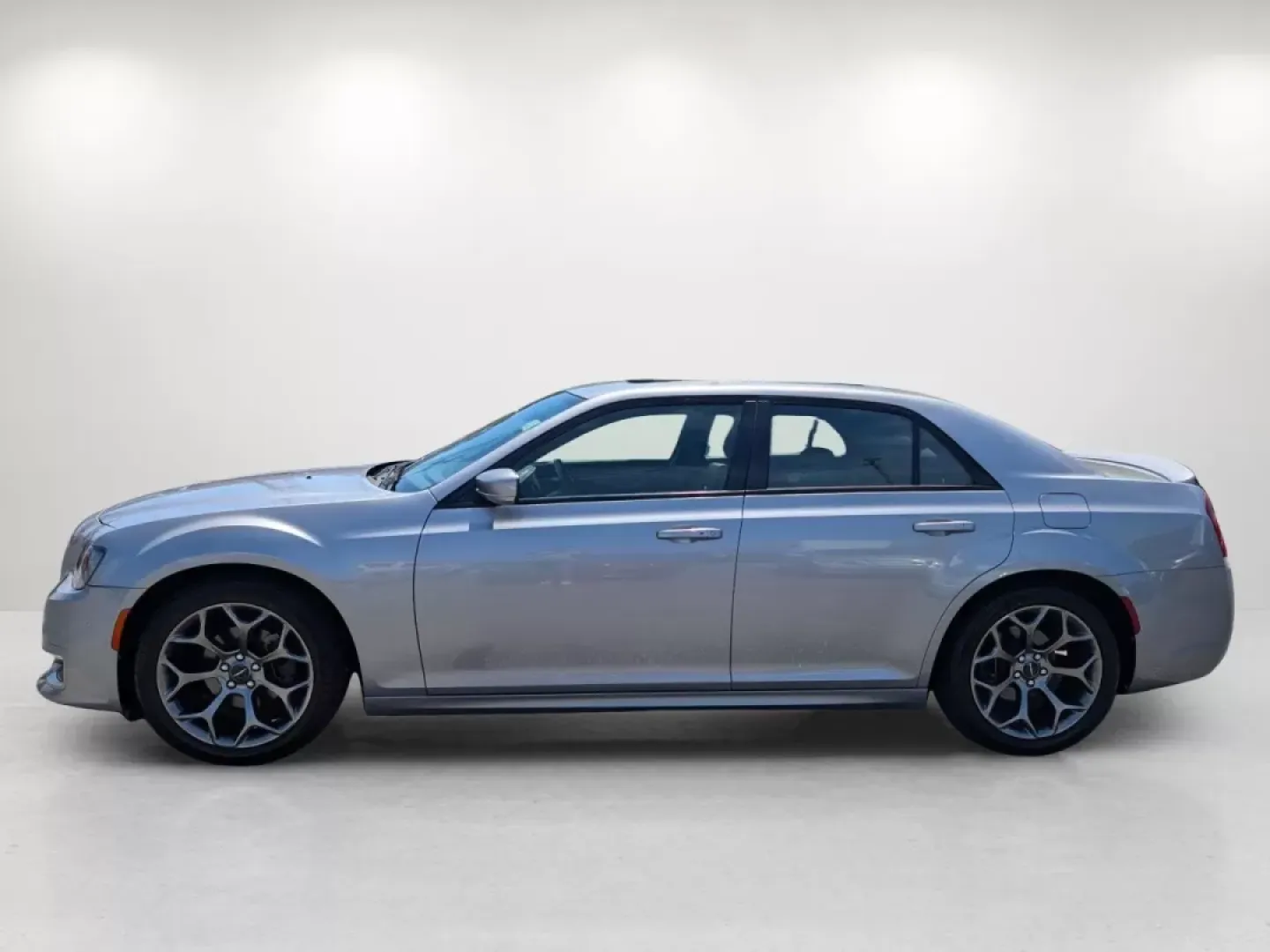 2018 /Black Chrysler 300 300S (2C3CCABG5JH) with an Other engine, located at 804 22nd Ave, Phenix City, AL, 36870, (334) 297-1860, 32.484749, -85.024475 - Experience life on the open road like never before with Gils Auto's latest offering: a stunning 2018 Chrysler 300S, perfectly designed for those who crave comfort and style on their daily commutes or weekend getaways. Whether you're a busy professional navigating the streets of Phenix City or a fami - Photo#7