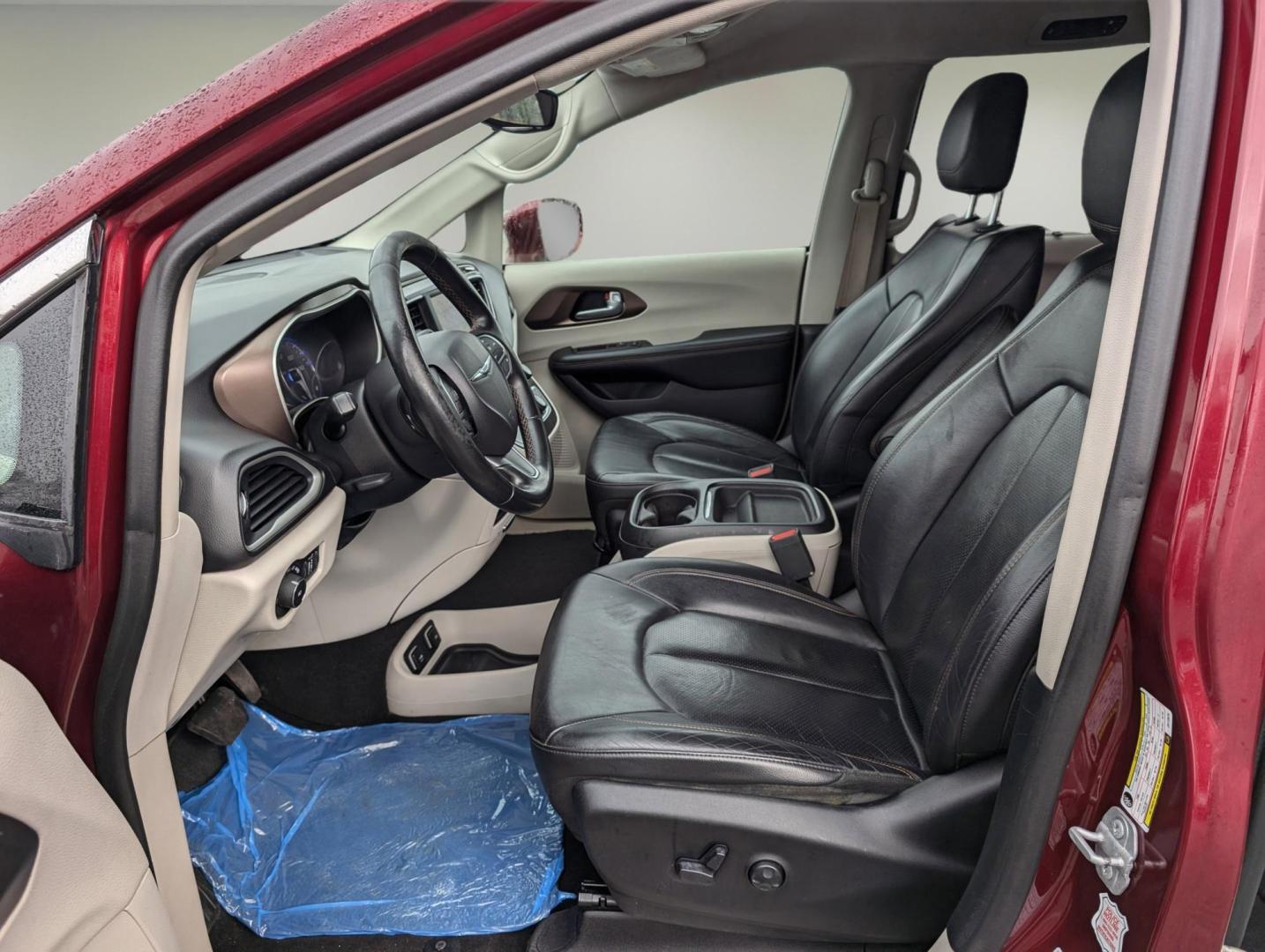 2018 /Black/Alloy Chrysler Pacifica Touring L (2C4RC1BG5JR) with an Regular Unleaded V-6 3.6 L/220 engine, 9-Speed Automatic w/OD transmission, located at 3959 U.S. 80 W, Phenix City, AL, 36870, (334) 297-4885, 32.469296, -85.135185 - 2018 Chrysler Pacifica Touring L - Photo#9