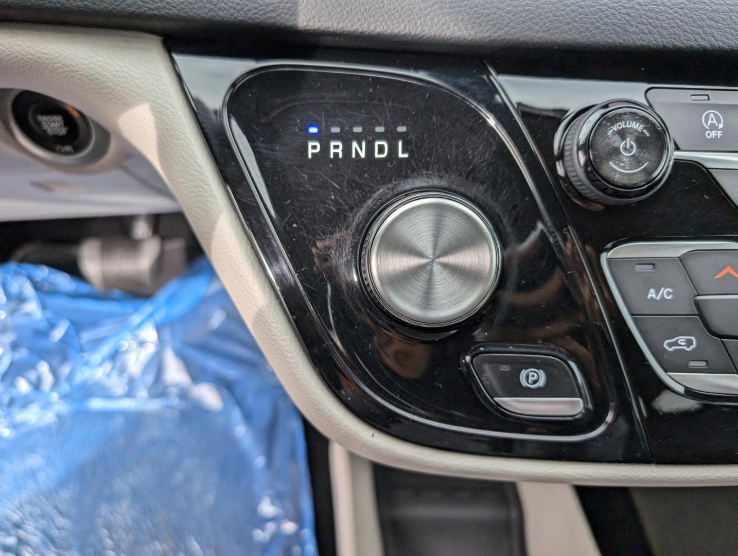 2018 /Black/Alloy Chrysler Pacifica Touring L (2C4RC1BG5JR) with an Regular Unleaded V-6 3.6 L/220 engine, 9-Speed Automatic w/OD transmission, located at 3959 U.S. 80 W, Phenix City, AL, 36870, (334) 297-4885, 32.469296, -85.135185 - 2018 Chrysler Pacifica Touring L - Photo#14