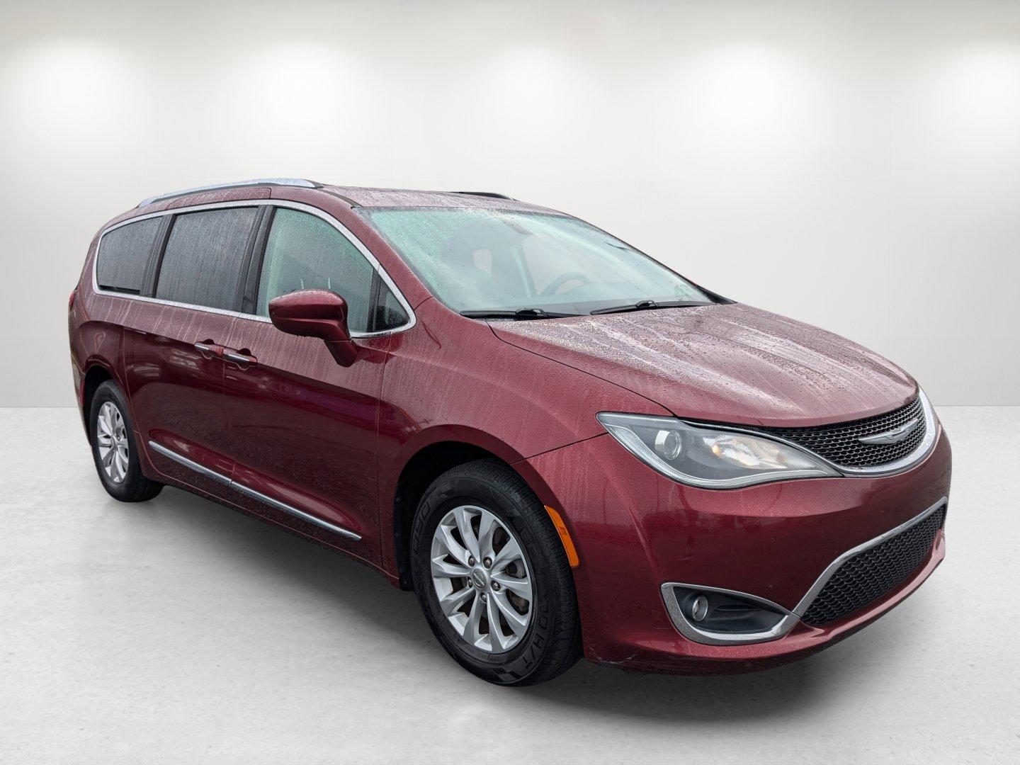2018 /Black/Alloy Chrysler Pacifica Touring L (2C4RC1BG5JR) with an Regular Unleaded V-6 3.6 L/220 engine, 9-Speed Automatic w/OD transmission, located at 3959 U.S. 80 W, Phenix City, AL, 36870, (334) 297-4885, 32.469296, -85.135185 - 2018 Chrysler Pacifica Touring L - Photo#2