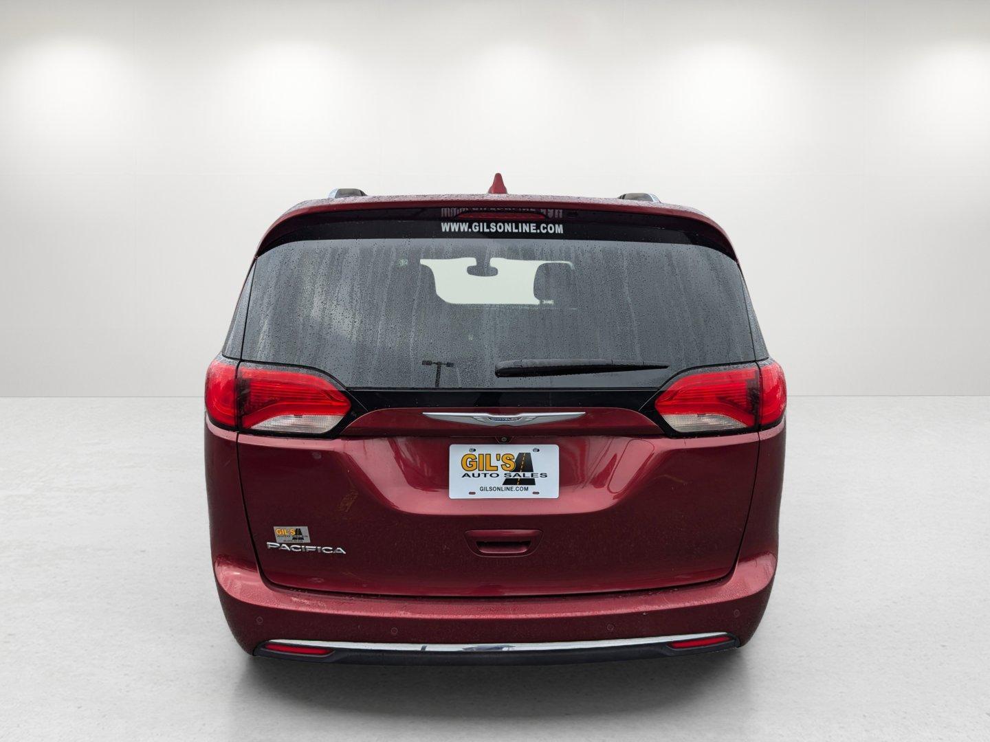 2018 /Black/Alloy Chrysler Pacifica Touring L (2C4RC1BG5JR) with an Regular Unleaded V-6 3.6 L/220 engine, 9-Speed Automatic w/OD transmission, located at 3959 U.S. 80 W, Phenix City, AL, 36870, (334) 297-4885, 32.469296, -85.135185 - 2018 Chrysler Pacifica Touring L - Photo#5