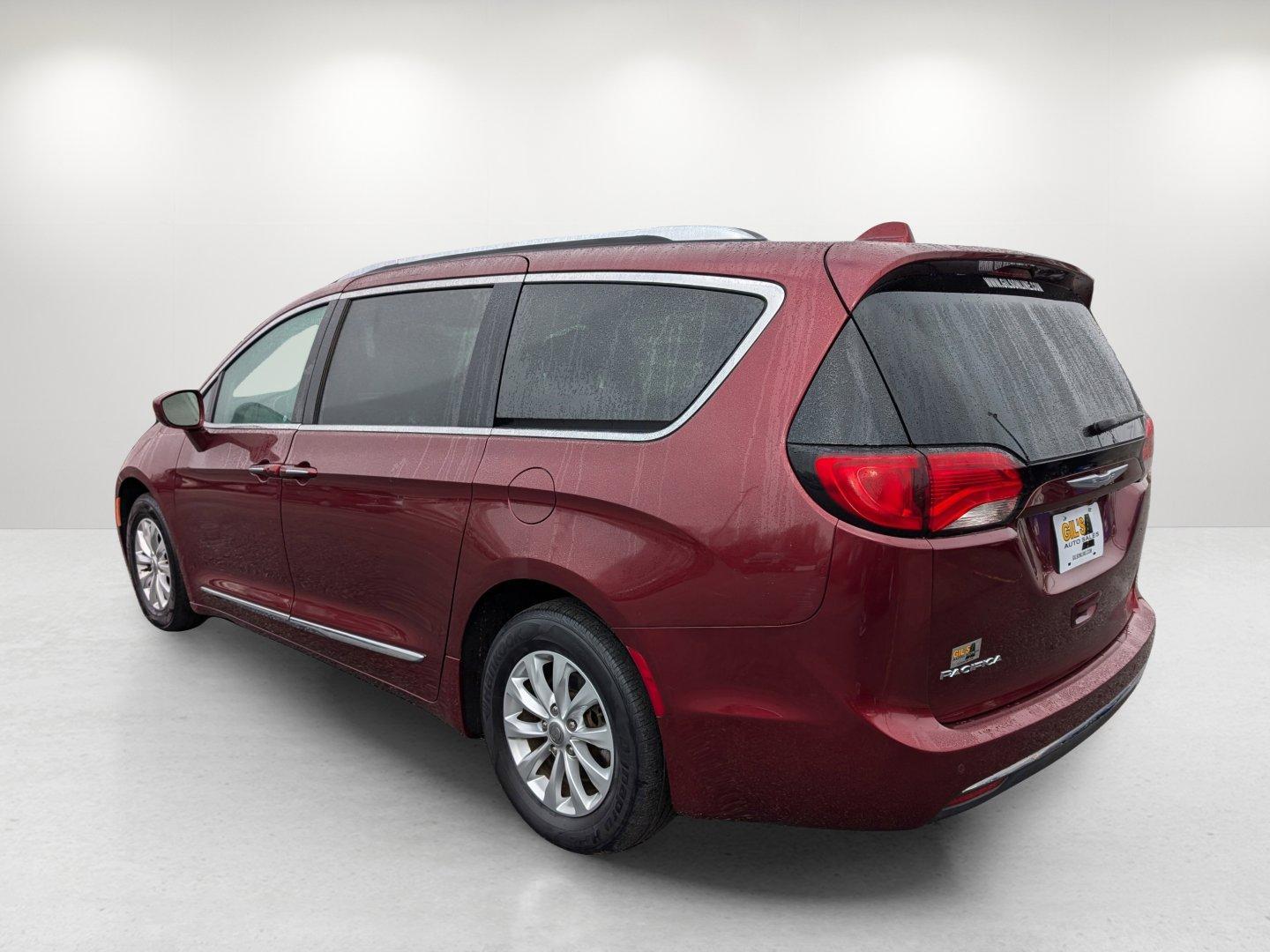2018 /Black/Alloy Chrysler Pacifica Touring L (2C4RC1BG5JR) with an Regular Unleaded V-6 3.6 L/220 engine, 9-Speed Automatic w/OD transmission, located at 3959 U.S. 80 W, Phenix City, AL, 36870, (334) 297-4885, 32.469296, -85.135185 - 2018 Chrysler Pacifica Touring L - Photo#6
