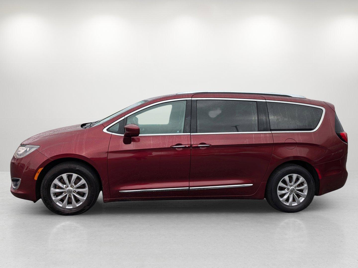 2018 /Black/Alloy Chrysler Pacifica Touring L (2C4RC1BG5JR) with an Regular Unleaded V-6 3.6 L/220 engine, 9-Speed Automatic w/OD transmission, located at 3959 U.S. 80 W, Phenix City, AL, 36870, (334) 297-4885, 32.469296, -85.135185 - 2018 Chrysler Pacifica Touring L - Photo#7