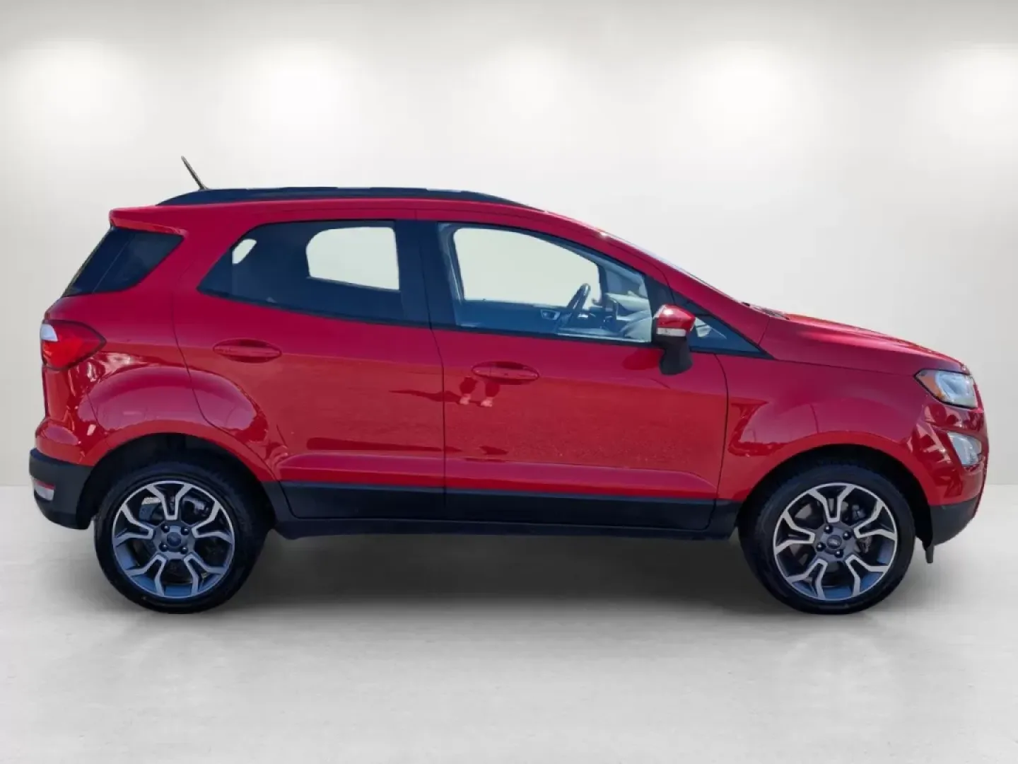 2018 Ford EcoSport SE (MAJ3P1TE4JC) with an Other engine, located at 1430 Gateway Drive, Opelika, AL, 36801, (334) 239-0944, 32.637871, -85.409790 - Are you looking for a compact SUV that seamlessly fits your dynamic lifestyle? Look no further! This 2018 Ford EcoSport SE is not just a vehicle; it's your next adventure companion, perfect for both urban commuting and weekend getaways. Whether you're a growing family seeking convenience or a young - Photo#3