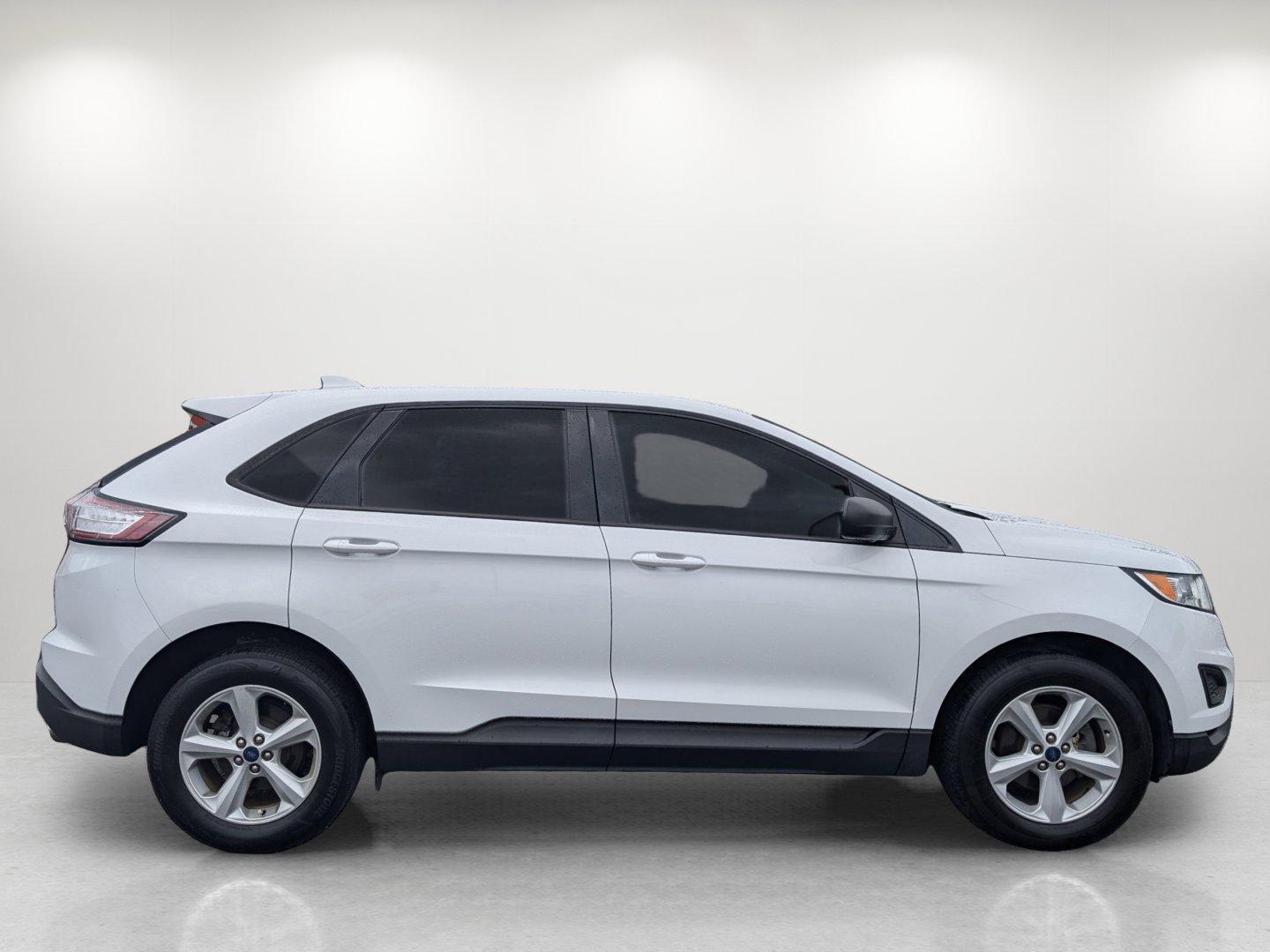 2018 Ford Edge SE (2FMPK3G97JB) with an Intercooled Turbo Premium Unleaded I-4 2.0 L/122 engine, 6-Speed Automatic w/OD transmission, located at 5115 14th Ave., Columbus, GA, 31904, (706) 323-0345, 32.511494, -84.971046 - 2018 Ford Edge SE - Photo#3
